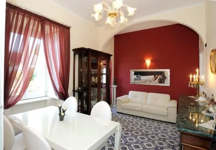 Living room, Bed in Auditorium Rooms