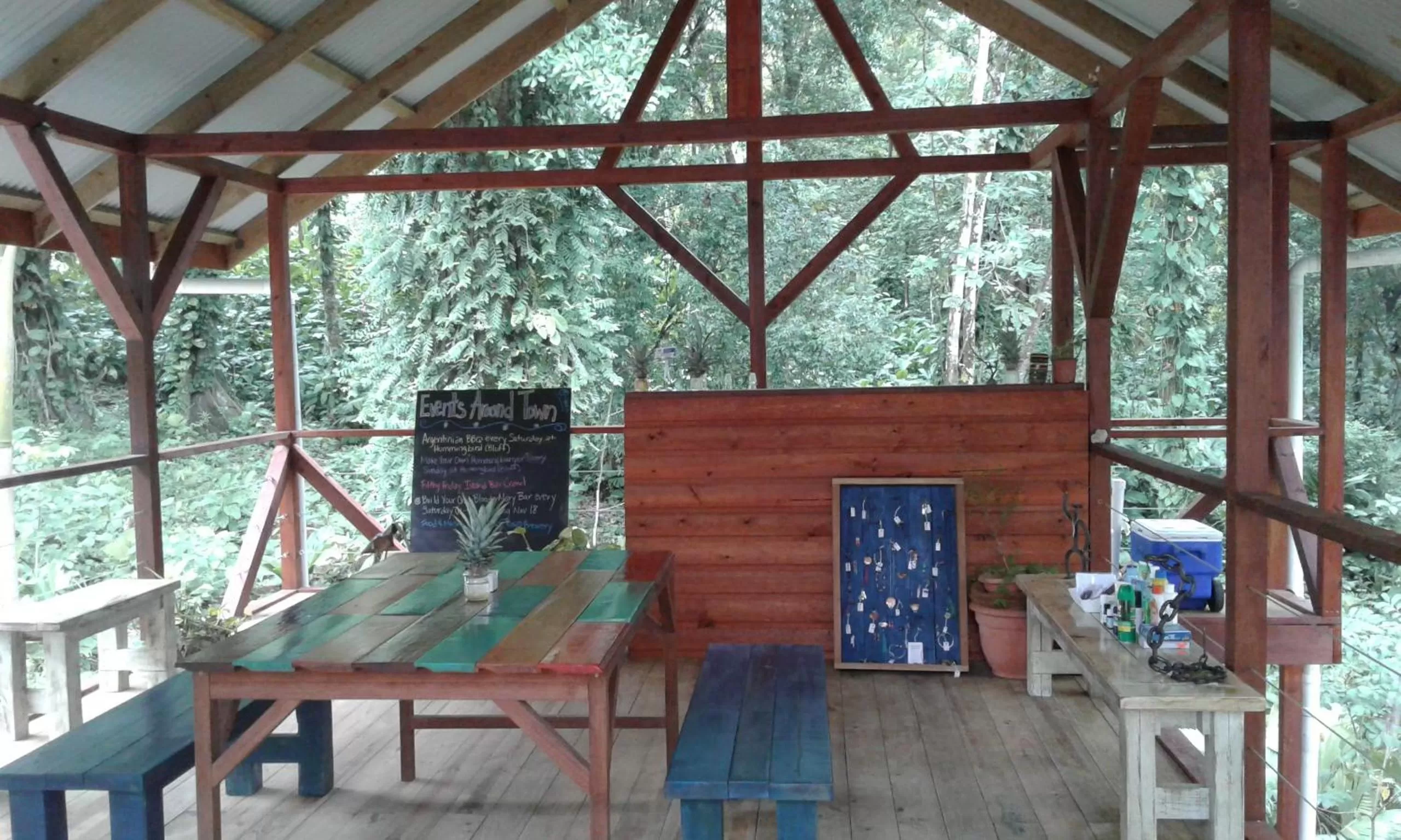 Restaurant/places to eat in Surf Break at Paunch