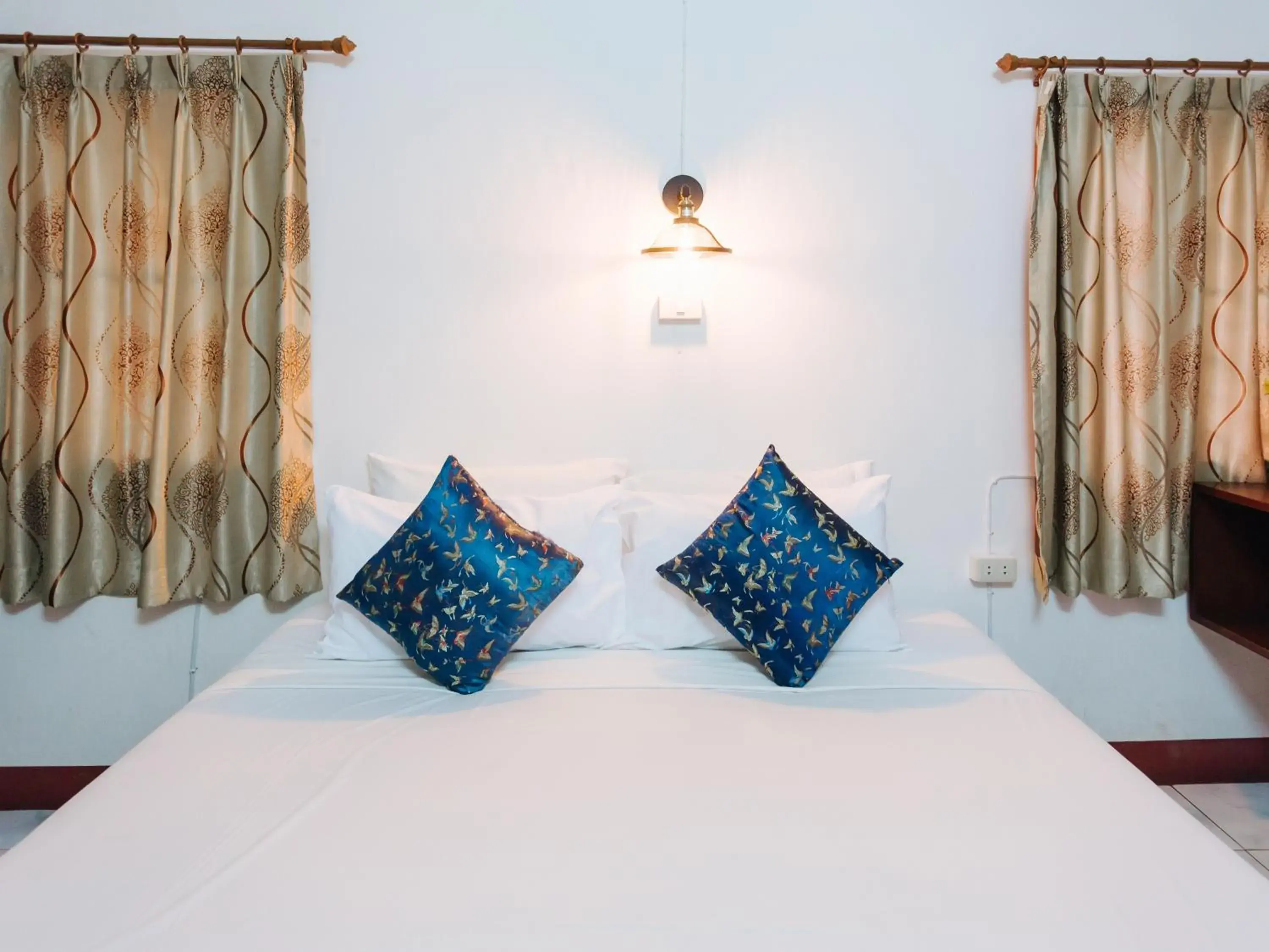 Bedroom, Bed in Rendezvous Oldtown Chiangmai (SHA Extra+) by ZUZU