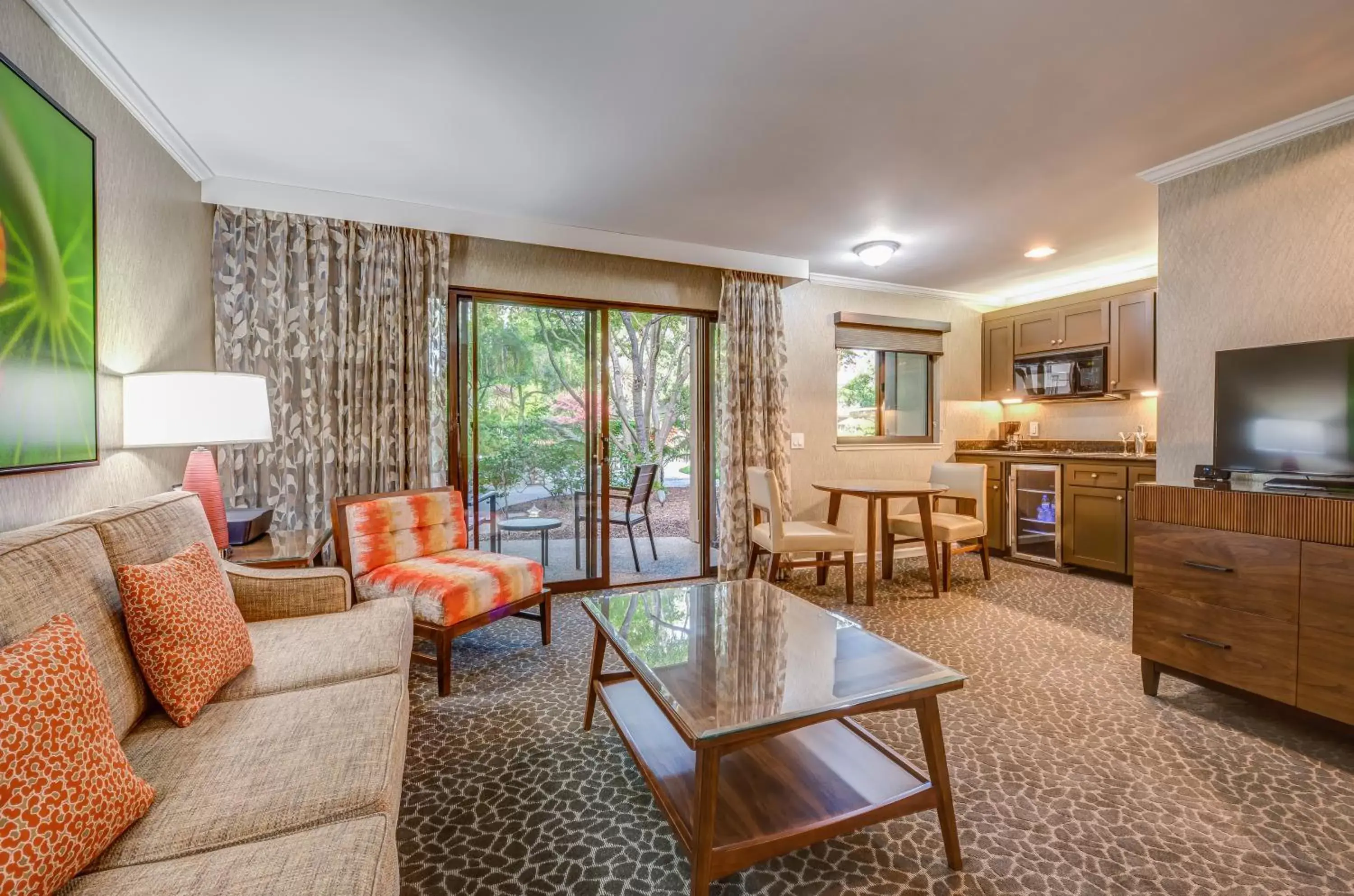 Seating Area in The Creekside Inn