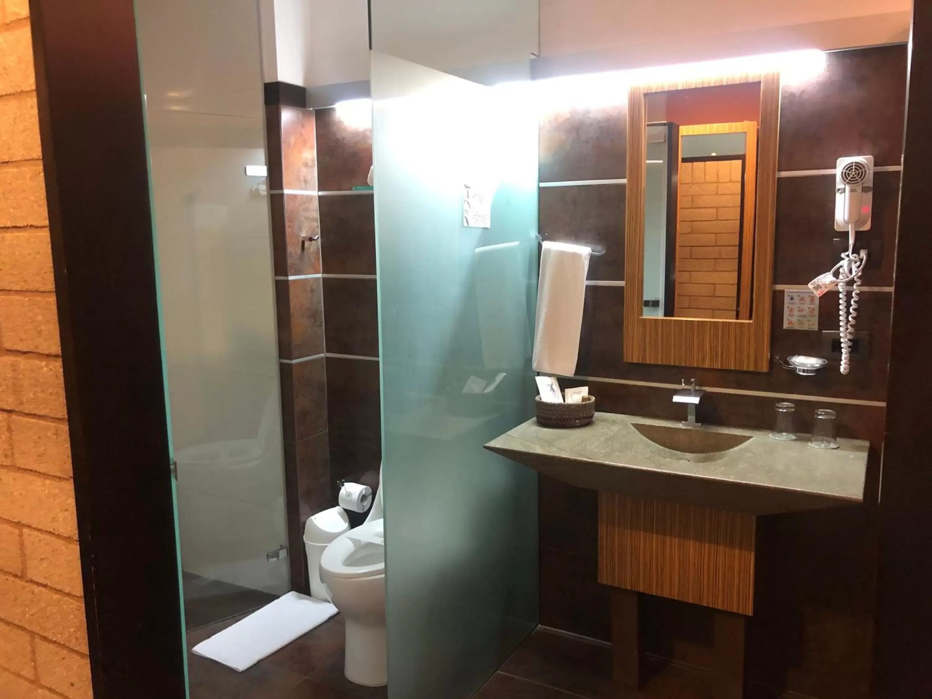 Bathroom in Diez Hotel Categoría Colombia