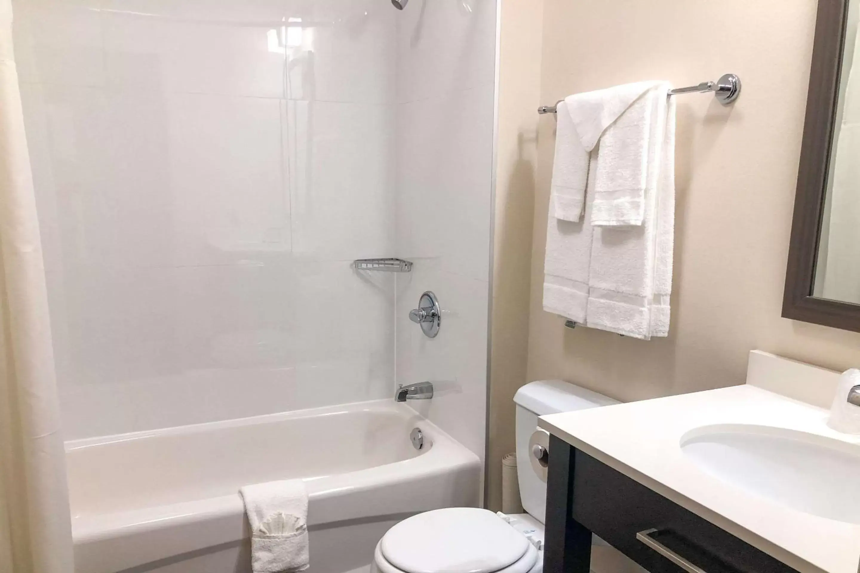 Bathroom in Sleep Inn & Suites Quebec City East