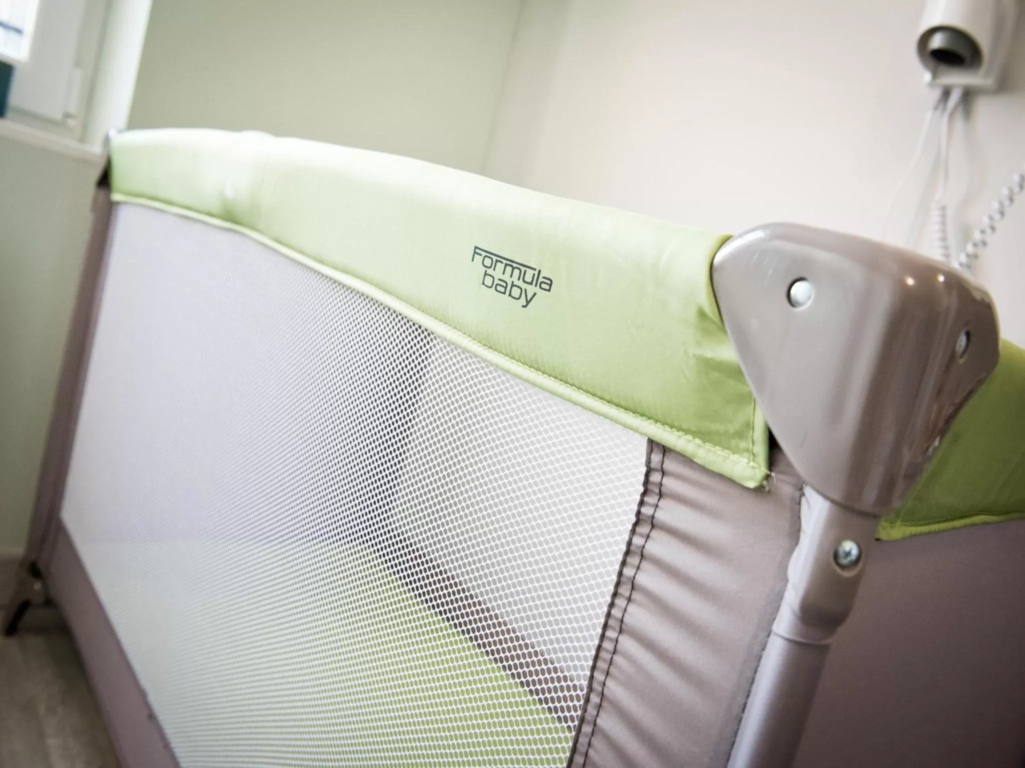 cot in Logis Hotel Restaurant Le Relais Fleuri