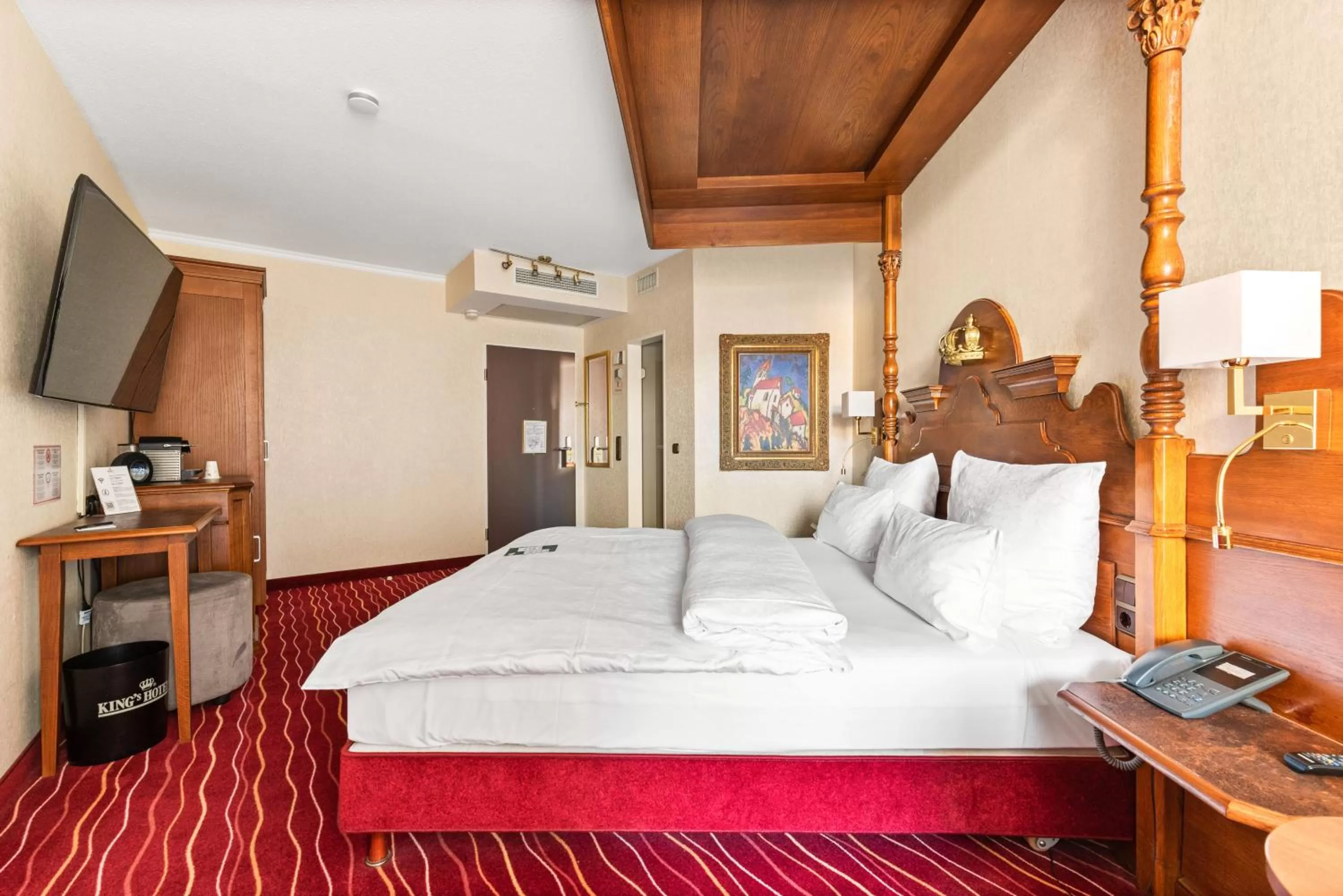 Bedroom, Bed in KING's Hotel First