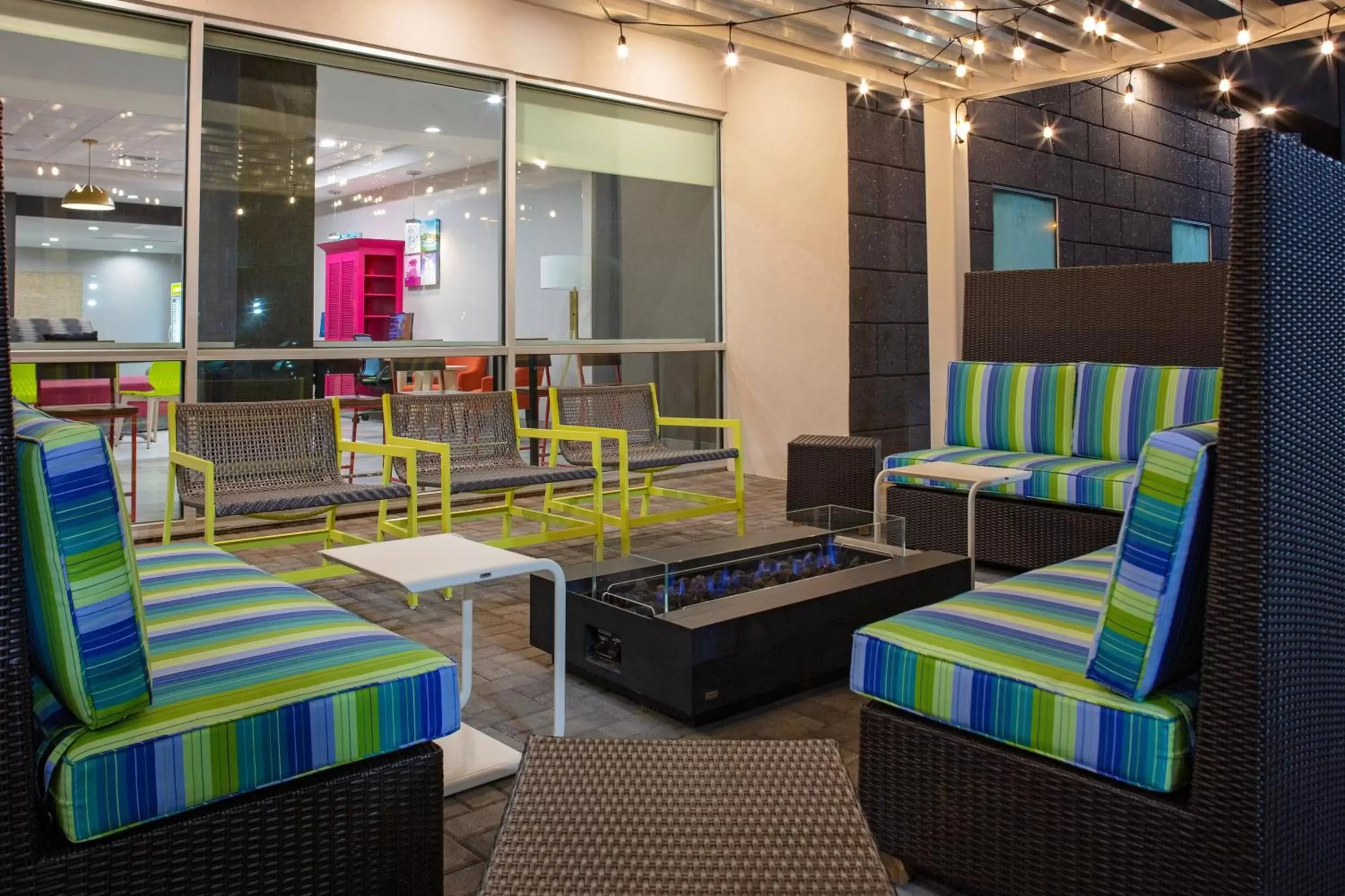 Patio in Home2 Suites By Hilton Baton Rouge Citiplace