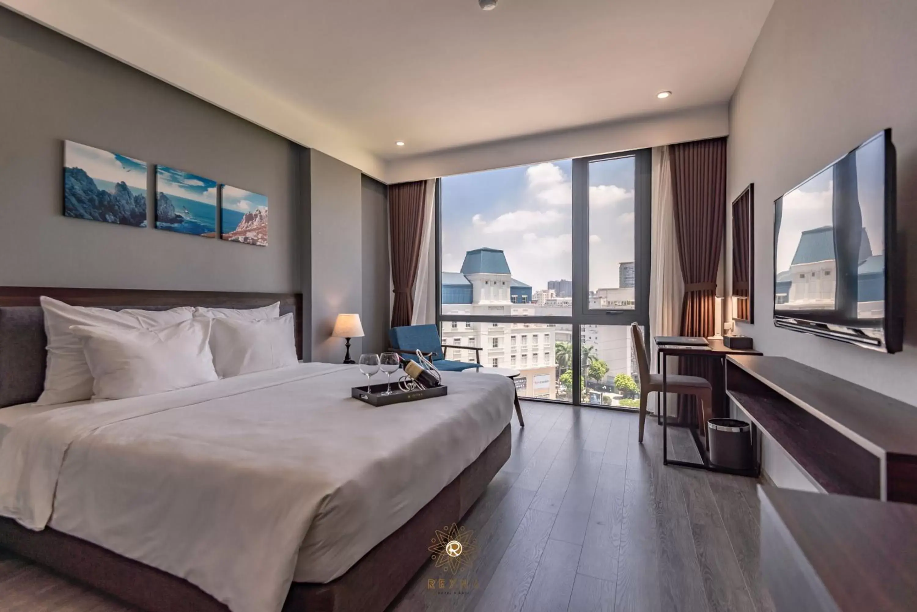 Bed in Reyna Hotel Hanoi & Spa Bed in Reyna Hotel Hanoi & Spa