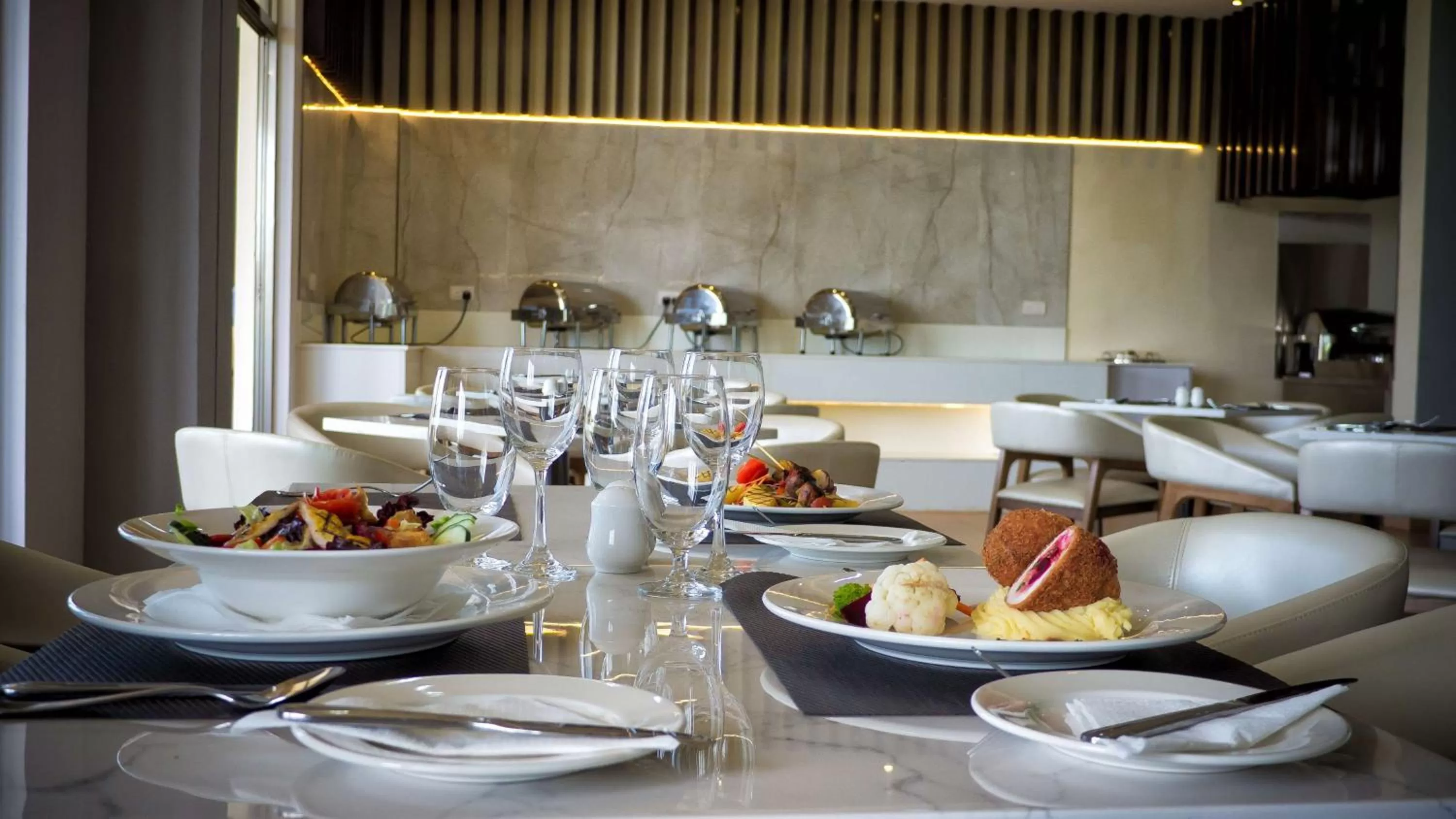 Restaurant/places to eat in Best Western Kisumu Hotel