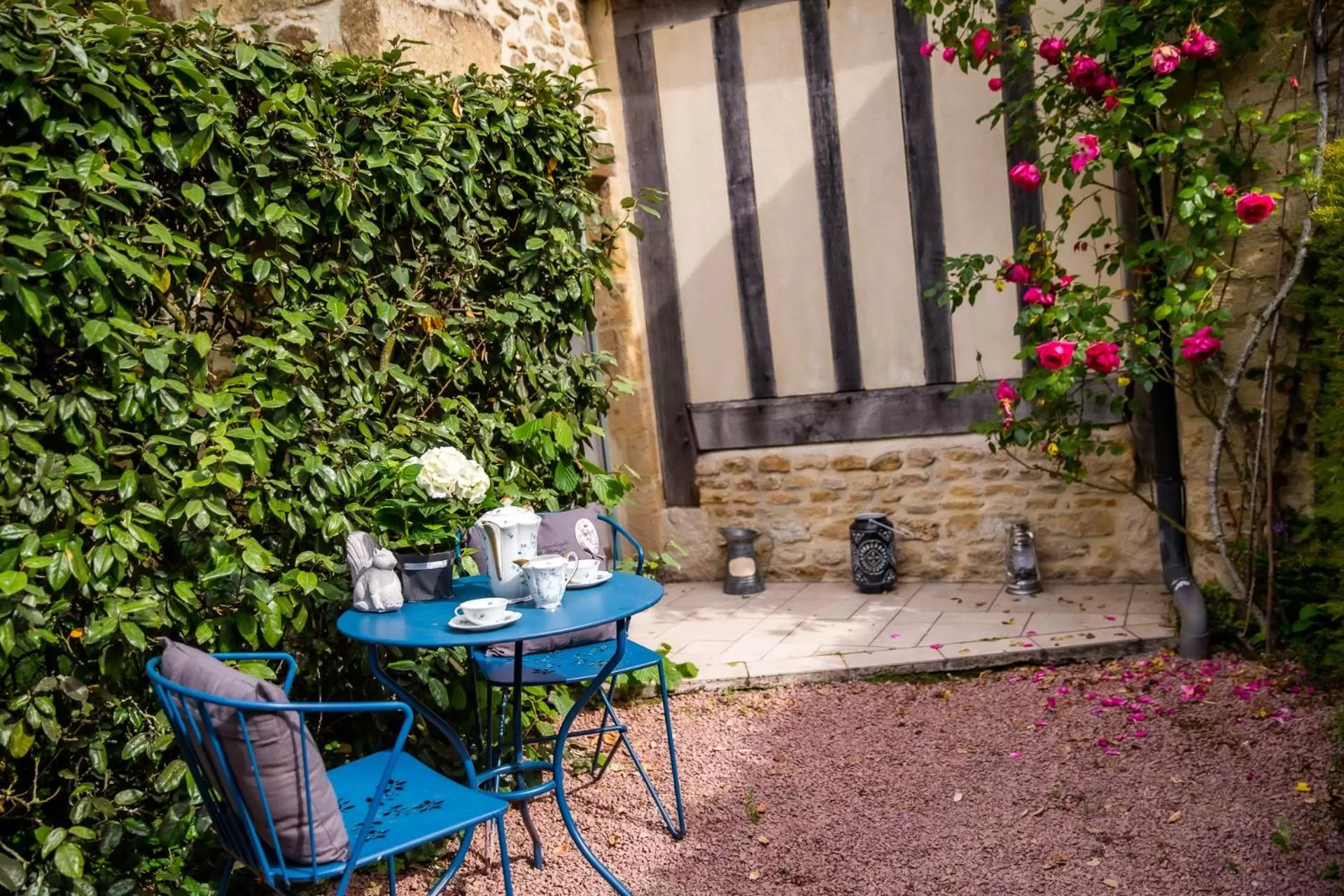 Patio in La Ferme de l'Oudon & SPA
