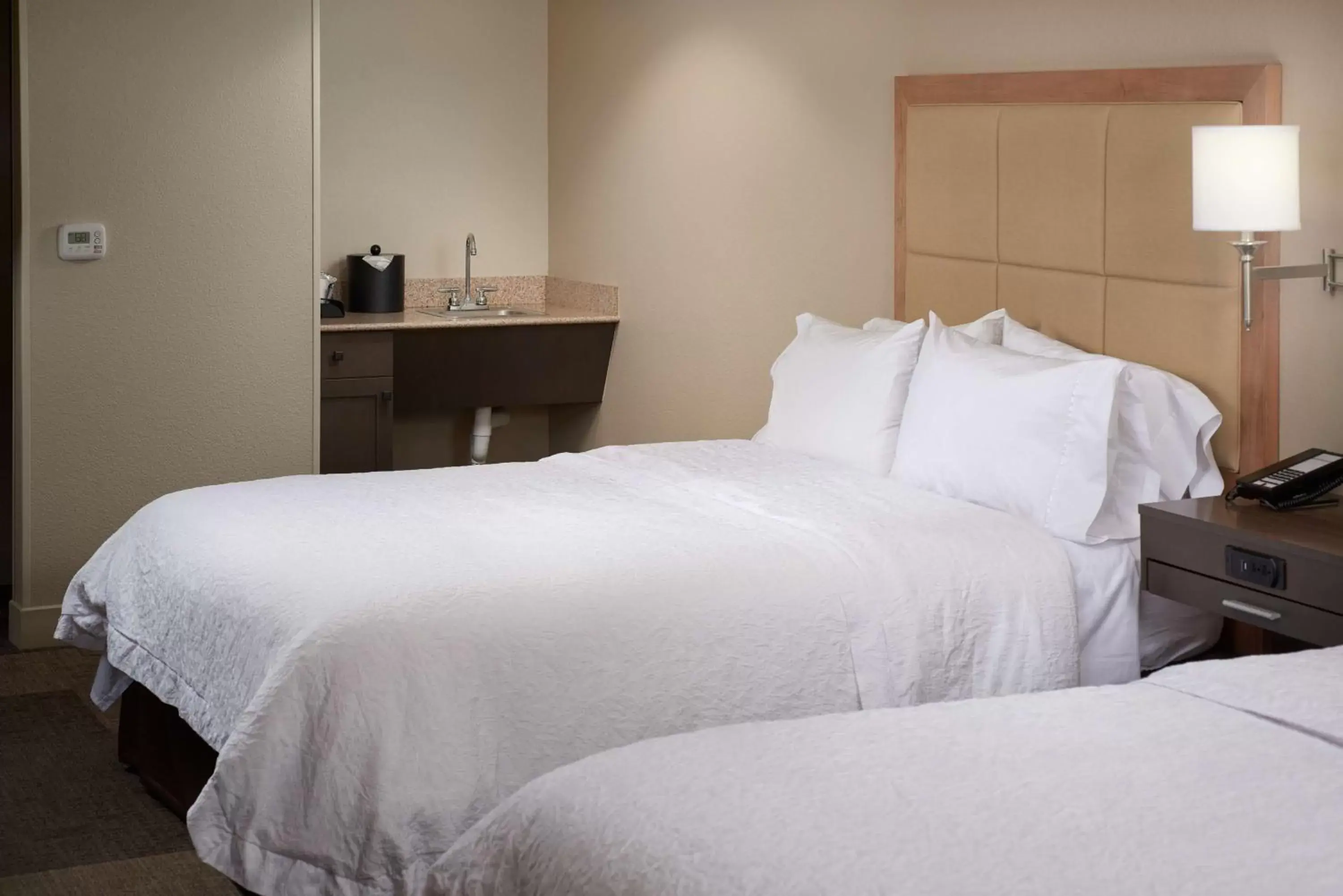 Bed in Hampton Inn & Suites Phoenix/Scottsdale