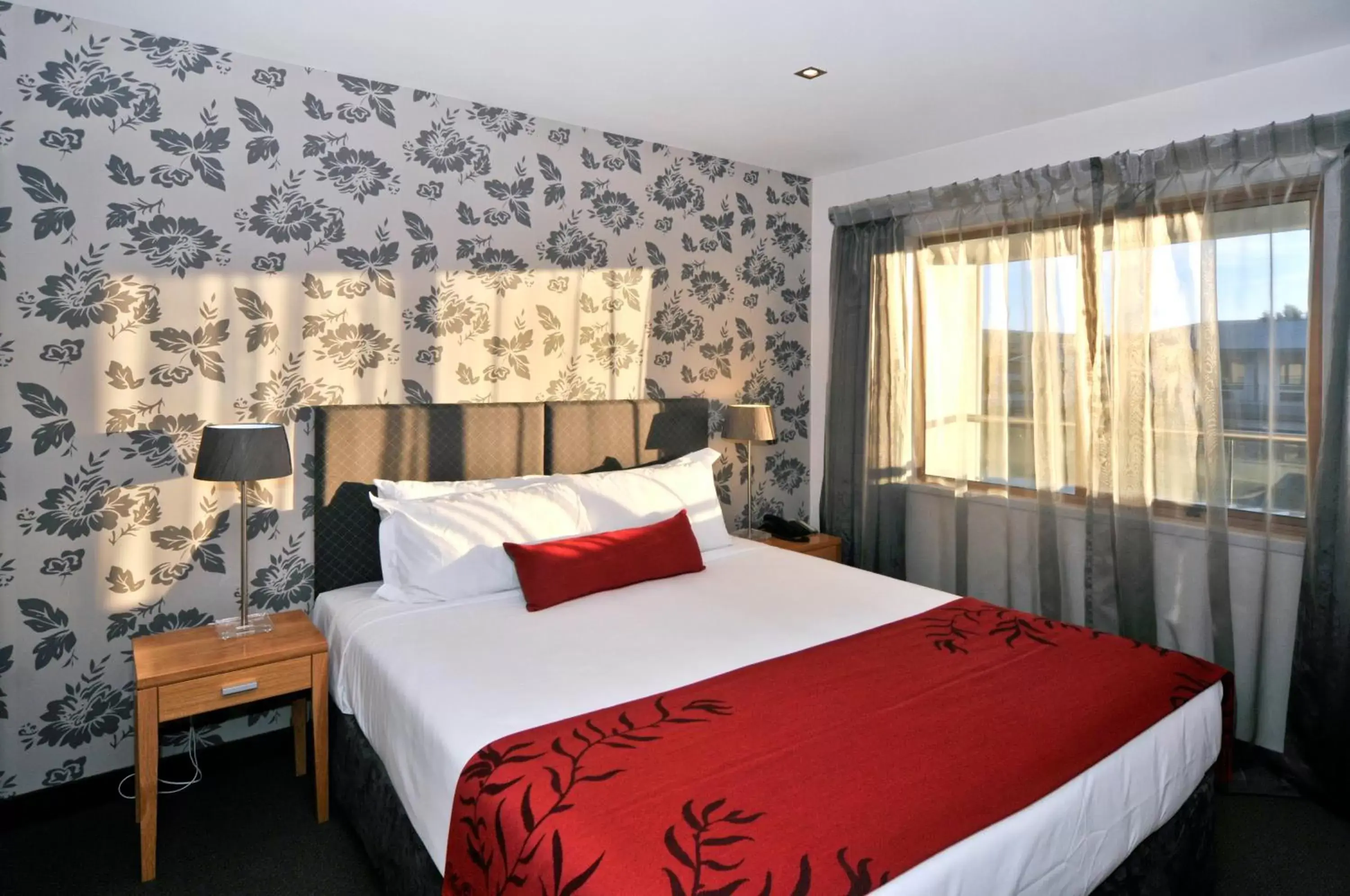 Bedroom, Bed in Wai Ora Lakeside Spa Resort Bedroom, Bed in Wai Ora Lakeside Spa Resort