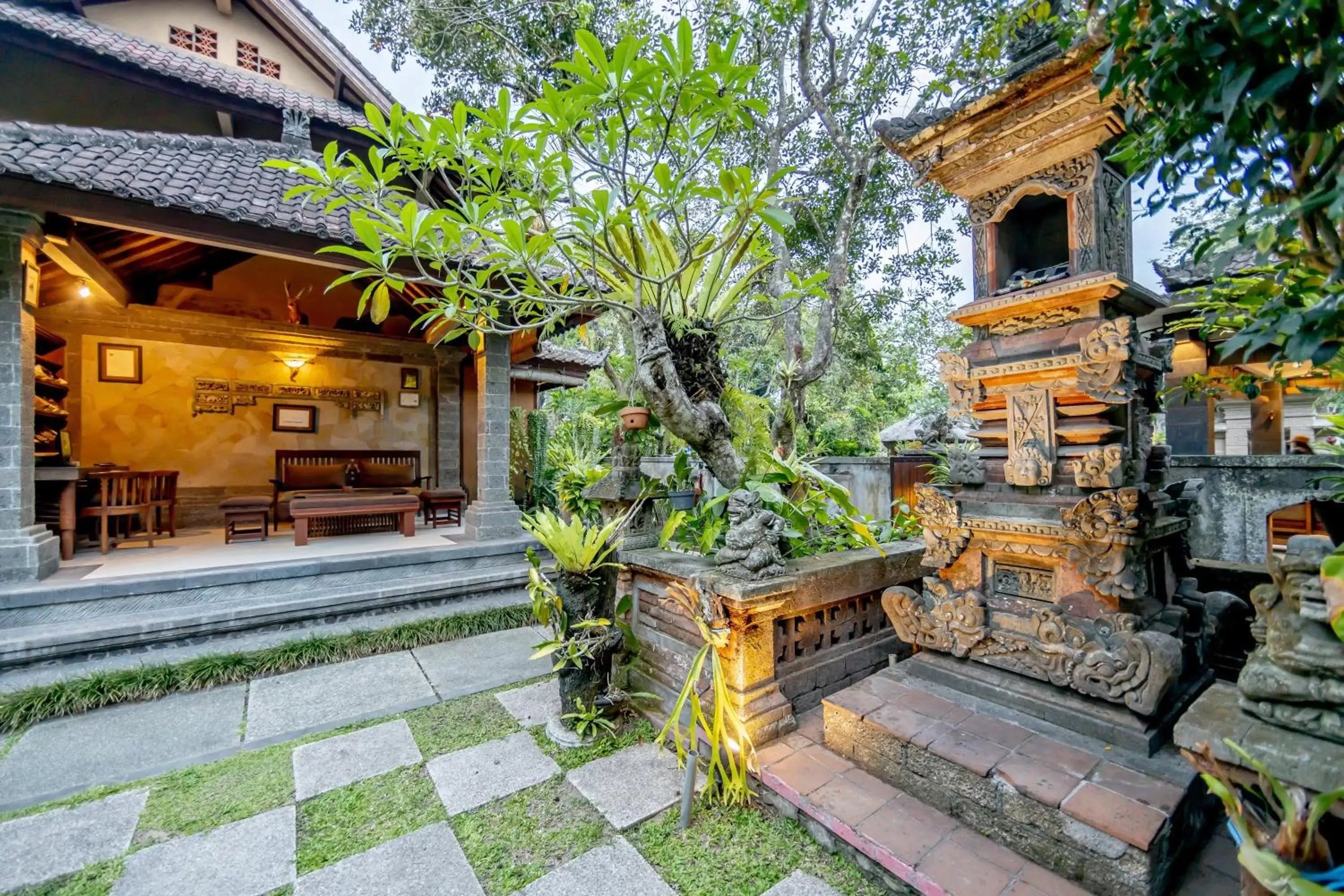 Patio in De Munut Balinese Resort