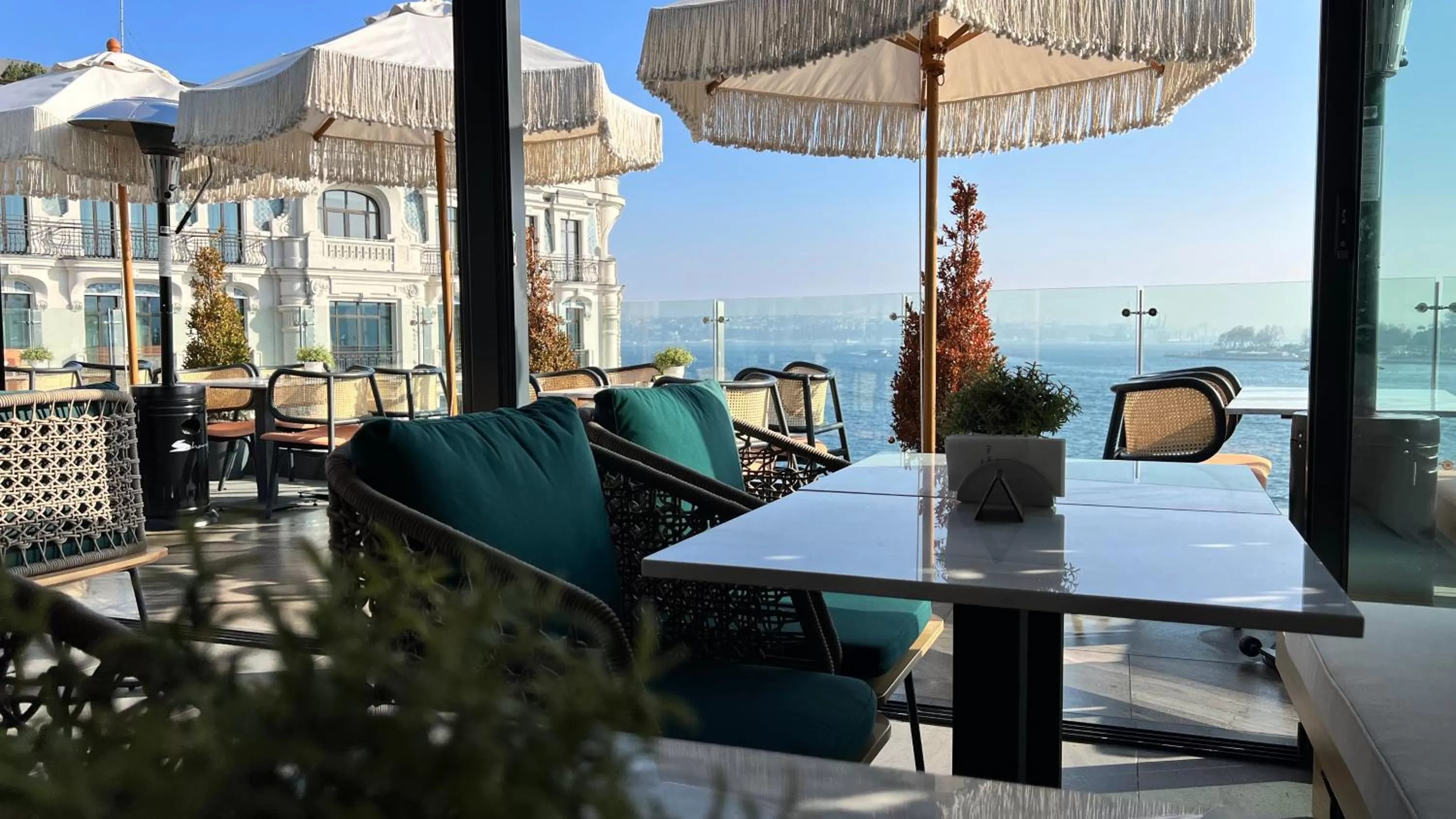 Restaurant/places to eat in The Wings Hotel Istanbul