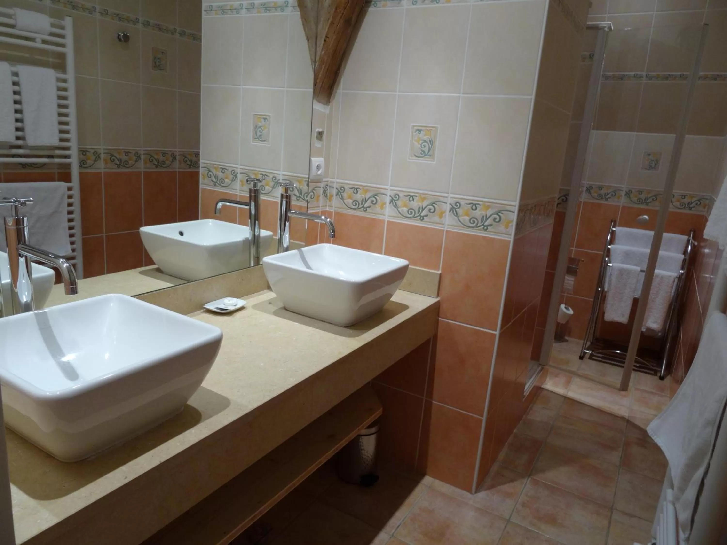 Bathroom in Gentilhommière de Collonges