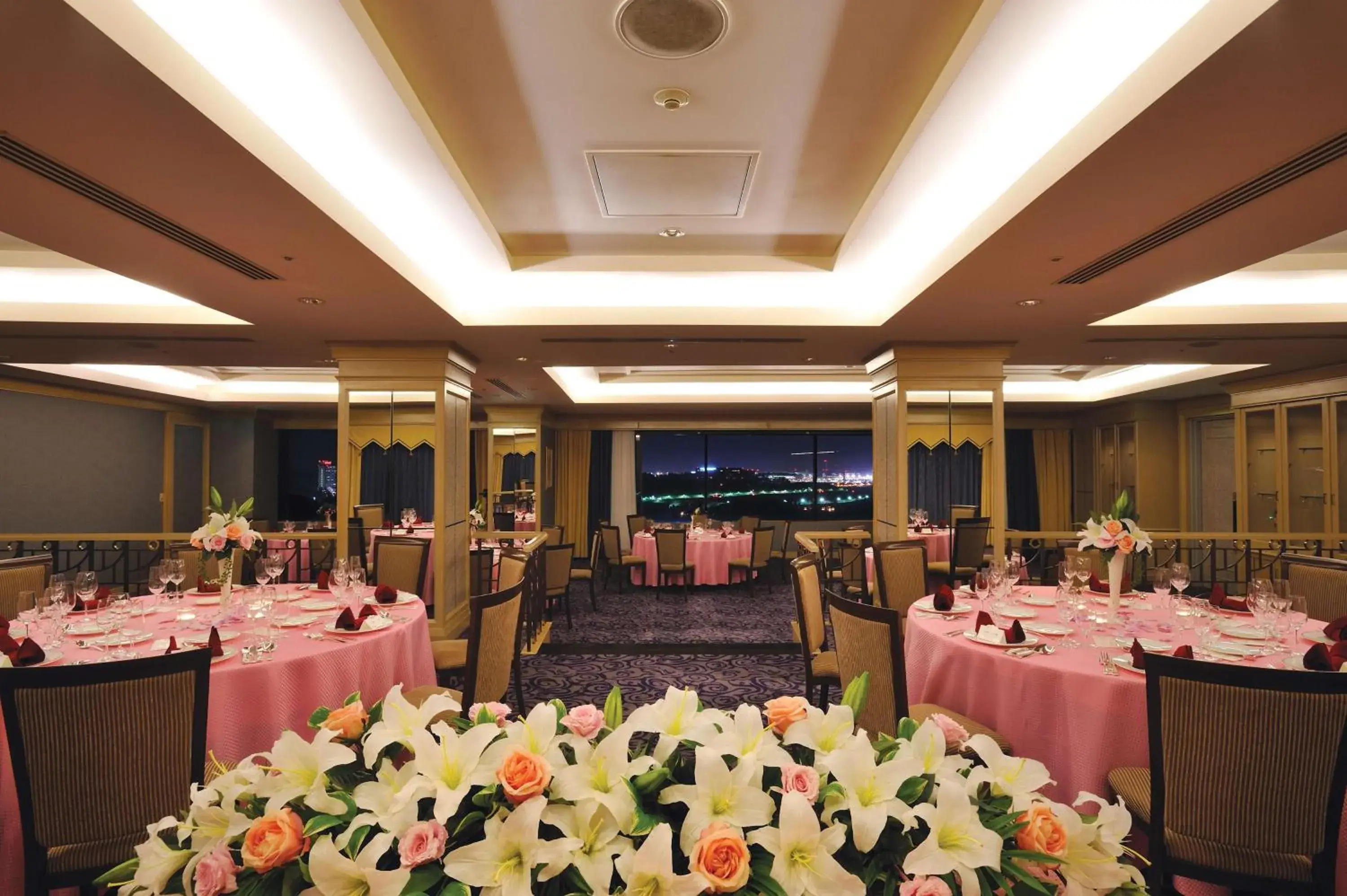 Meeting/conference room, Restaurant/Places to Eat in Hilton Tokyo Narita Airport Hotel