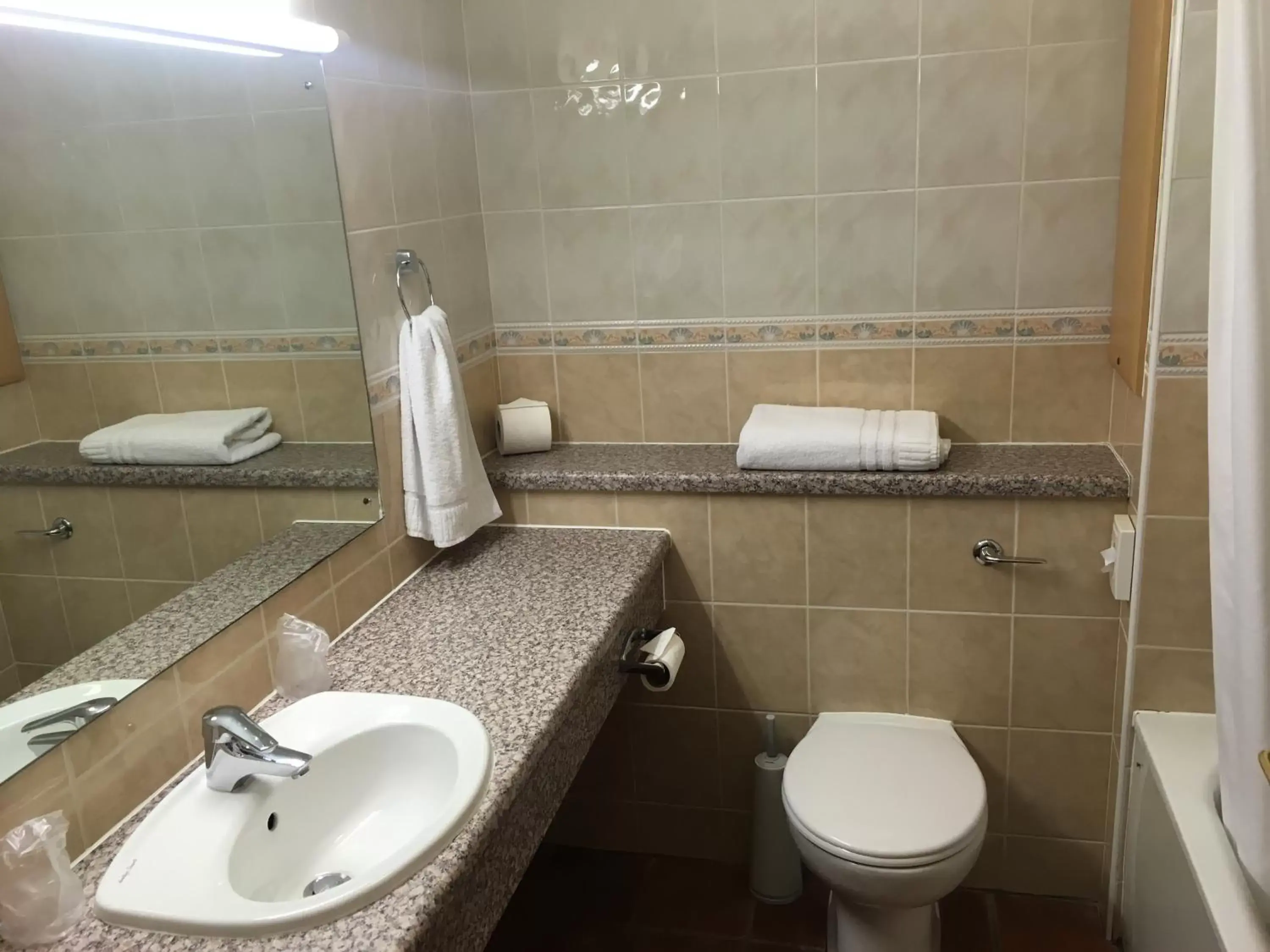 Toilet, Bathroom in Moreton Park Hotel