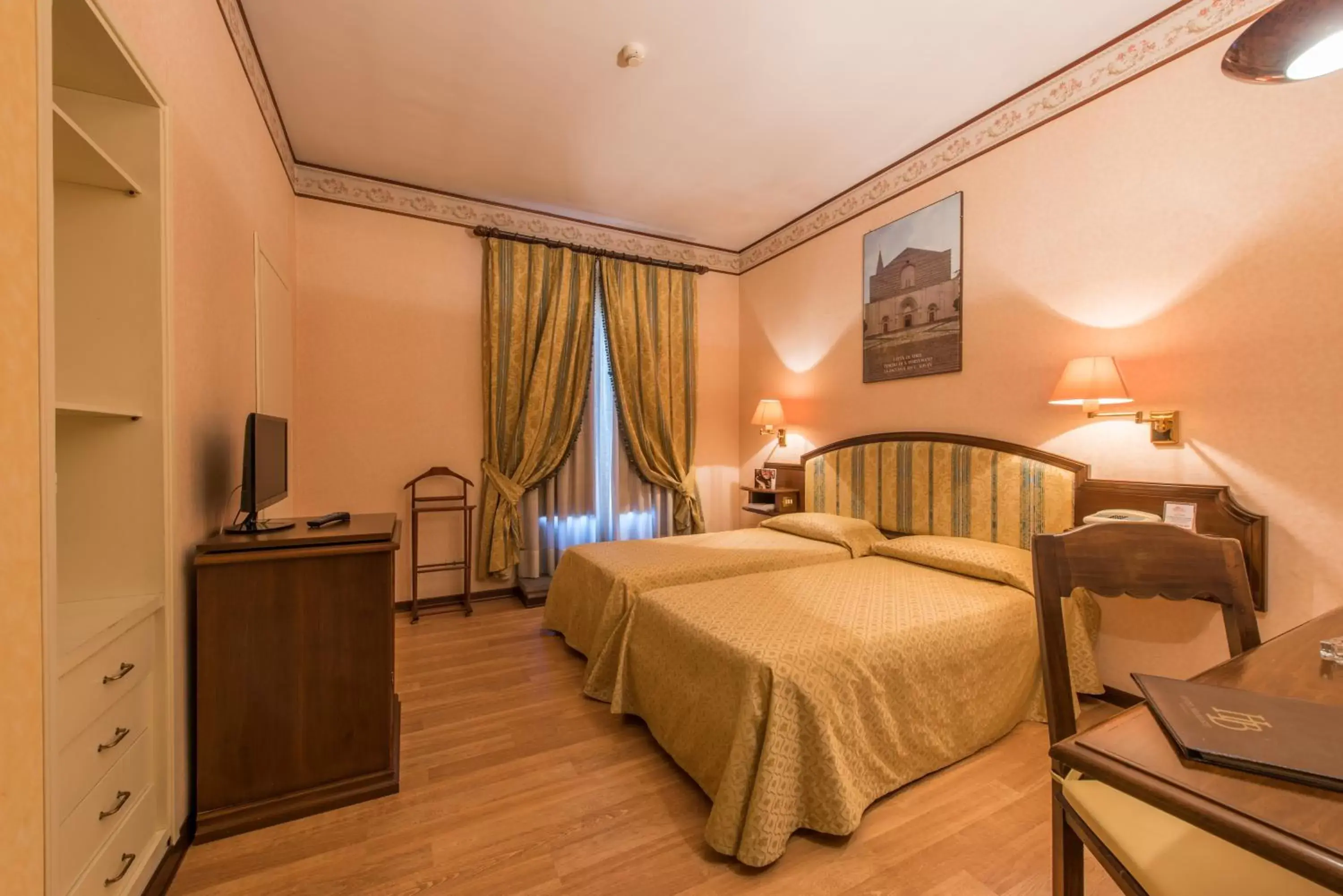 Photo of the whole room, Bed in Hotel Bramante