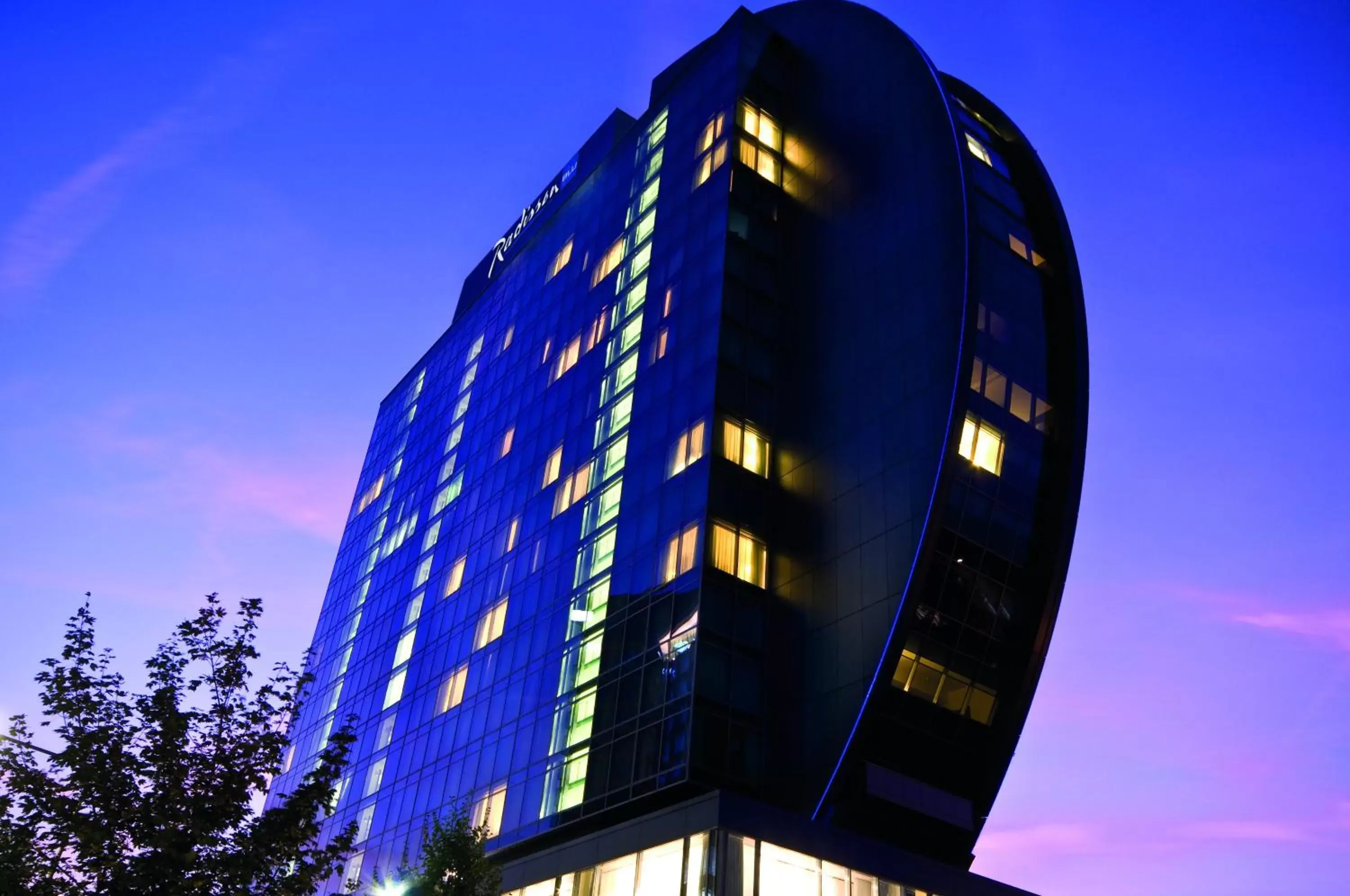 Facade/entrance, Property Building in Radisson Blu Hotel Frankfurt