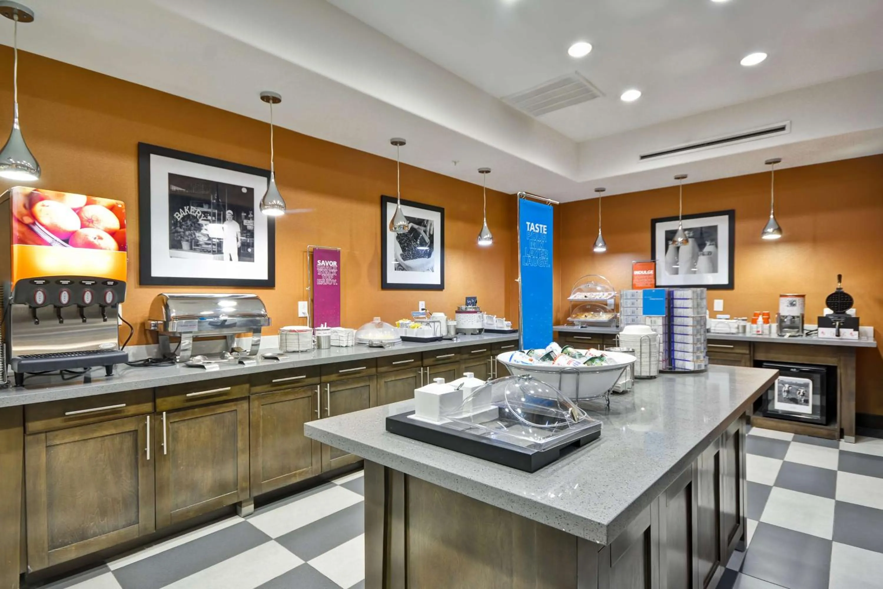 Restaurant/places to eat in Hampton Inn Kenedy