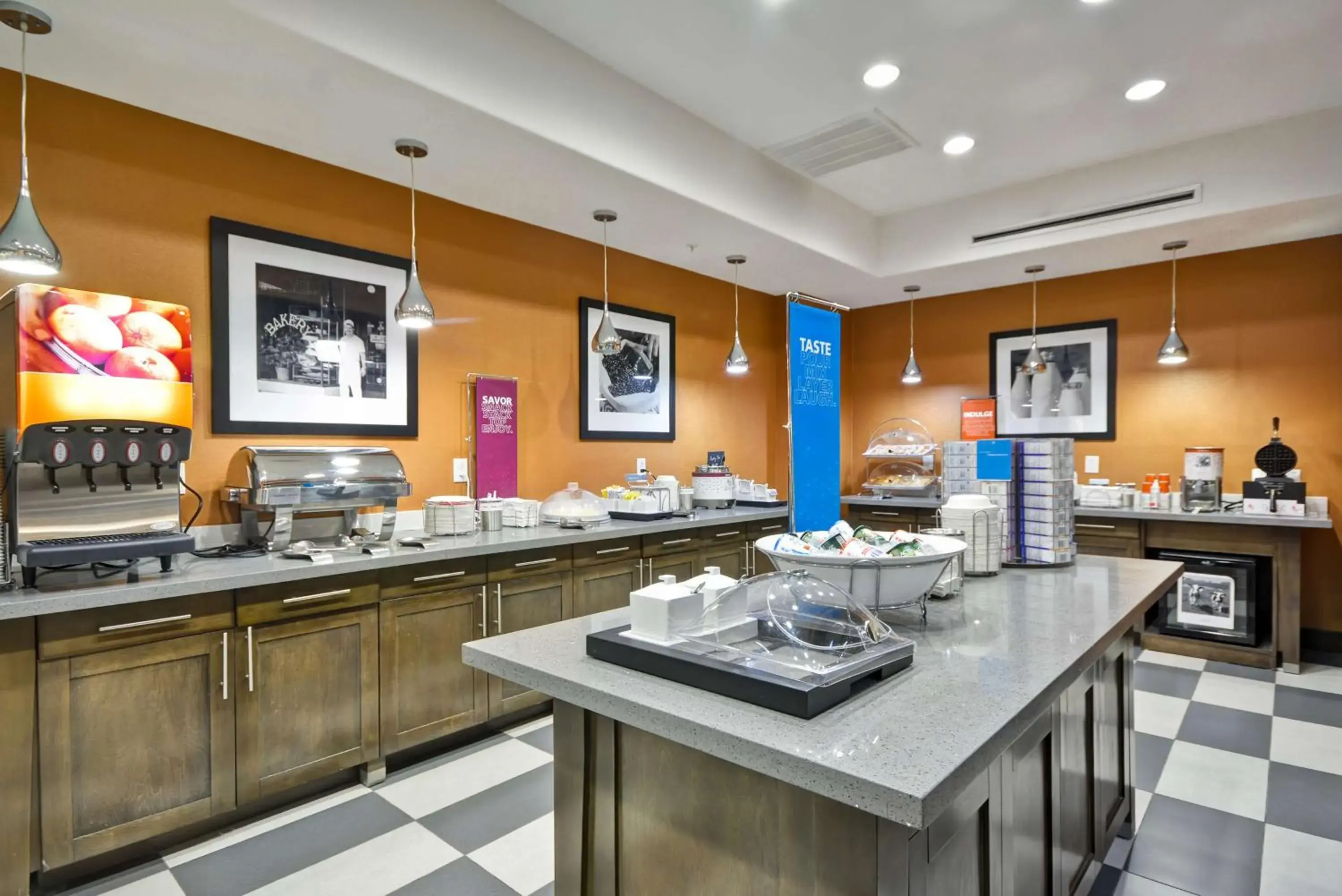 Restaurant/places to eat in Hampton Inn Kenedy Restaurant/places to eat in Hampton Inn Kenedy