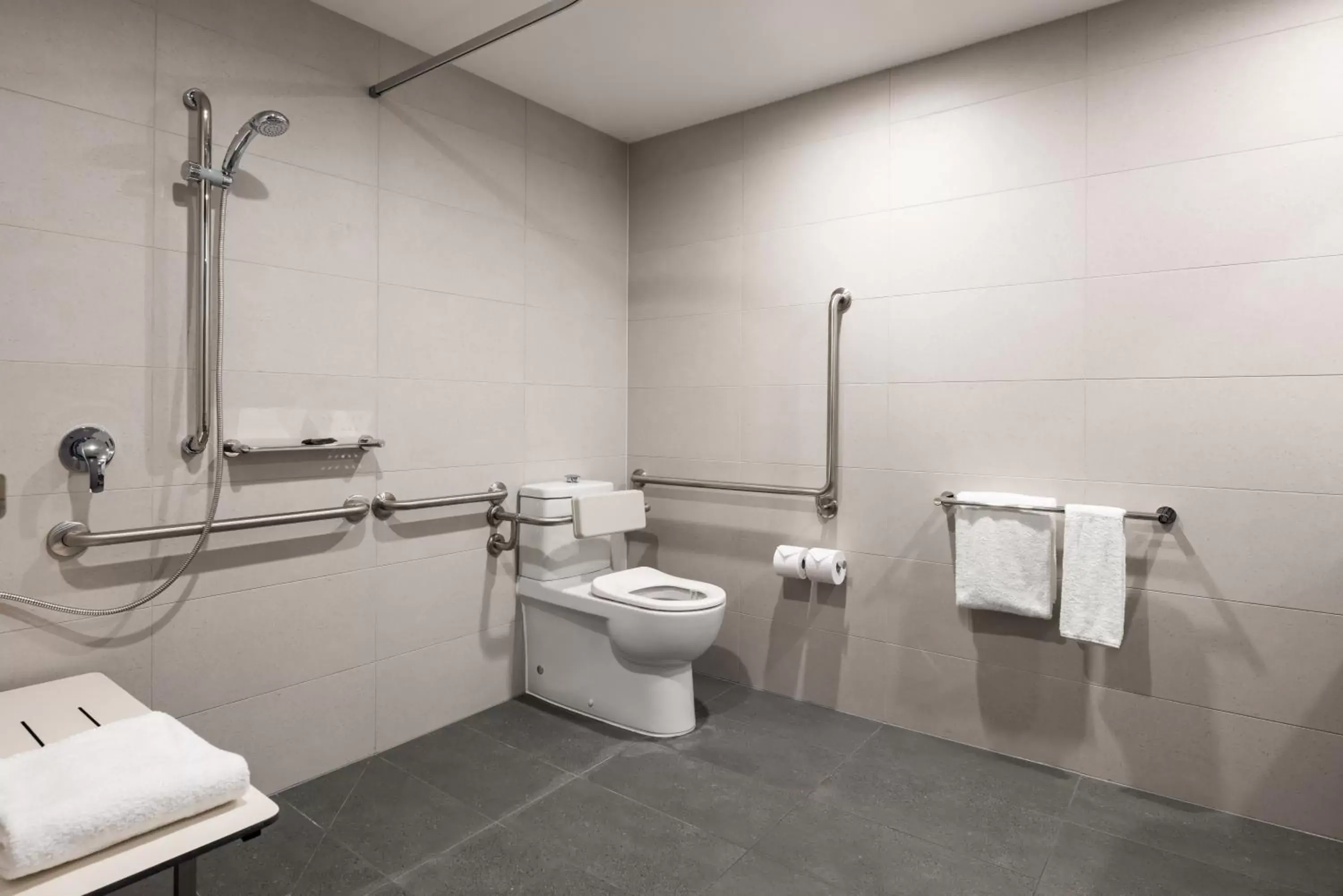Facility for disabled guests, Bathroom in Novotel Perth Murray Street