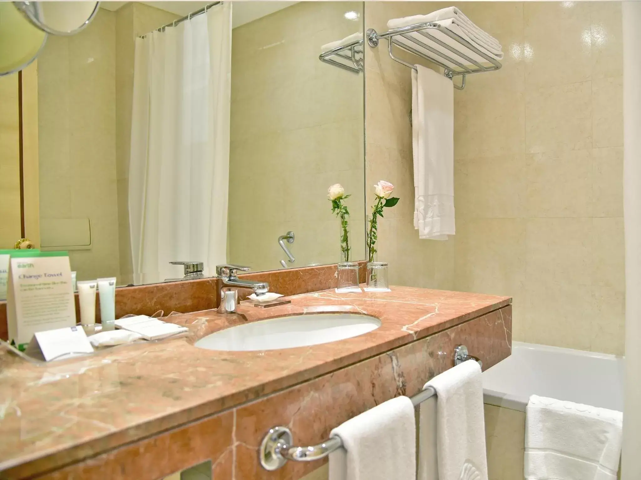 Bathroom in Gefinor Rotana – Beirut