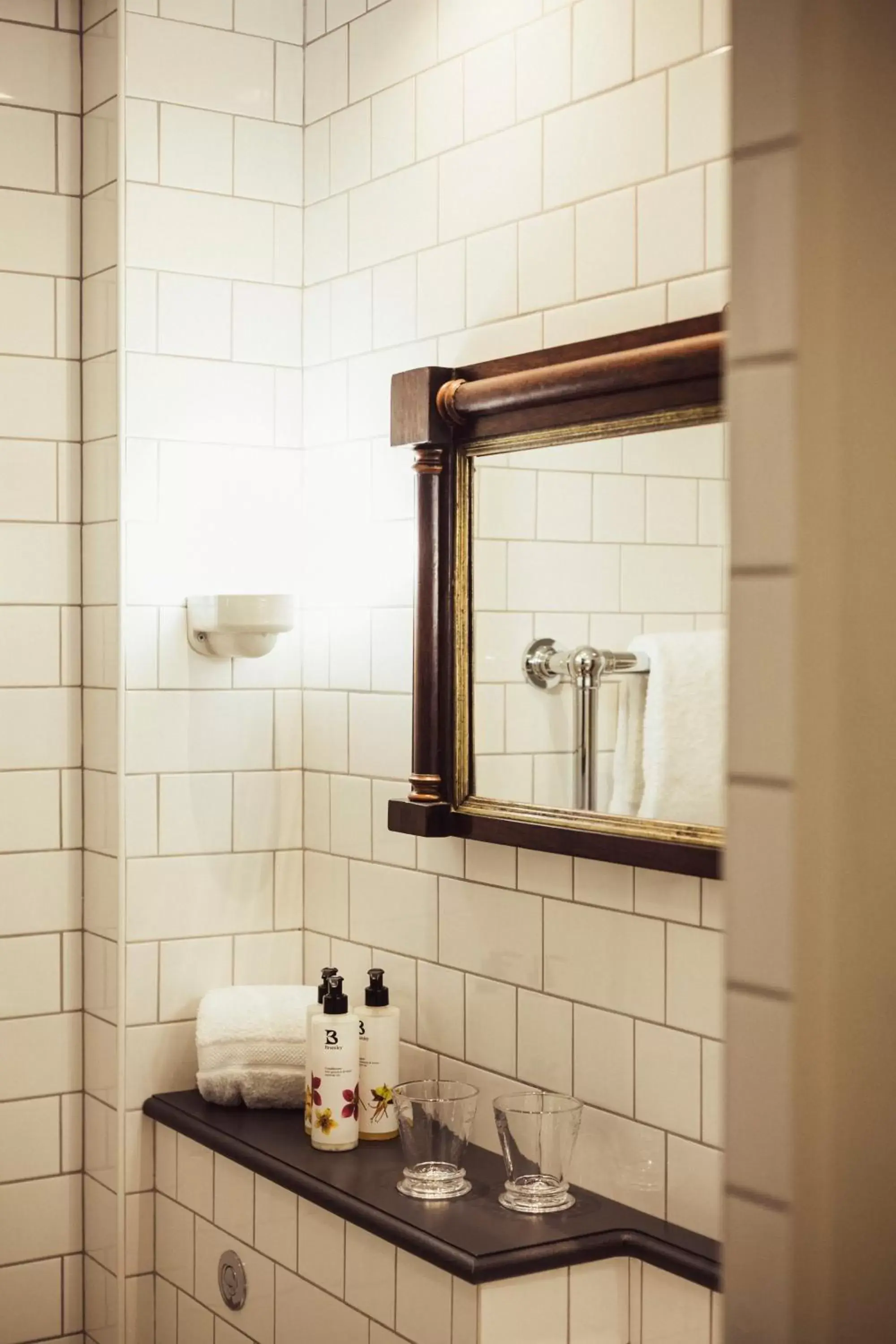 Bathroom in Merchants Manor Spa