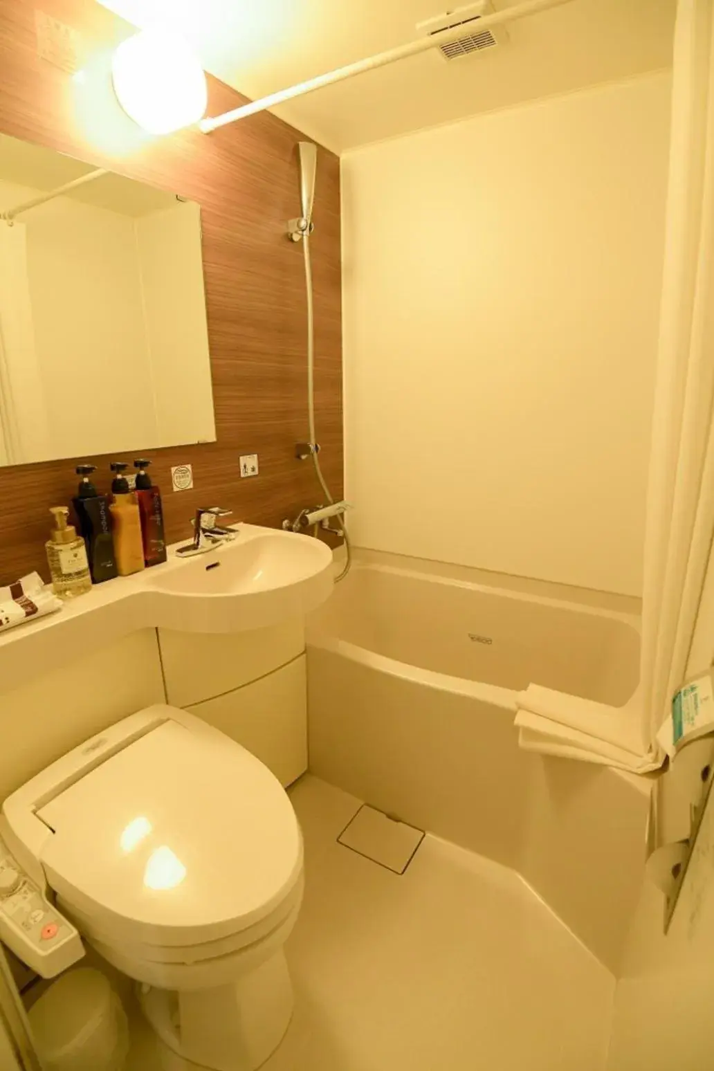 Economy Double Room - single occupancy - Smoking in Via Inn Shin Osaka West Economy Double Room - single occupancy - Smoking in Via Inn Shin Osaka West
