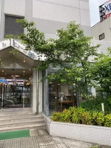 Facade/entrance in Hotel New Yutaka