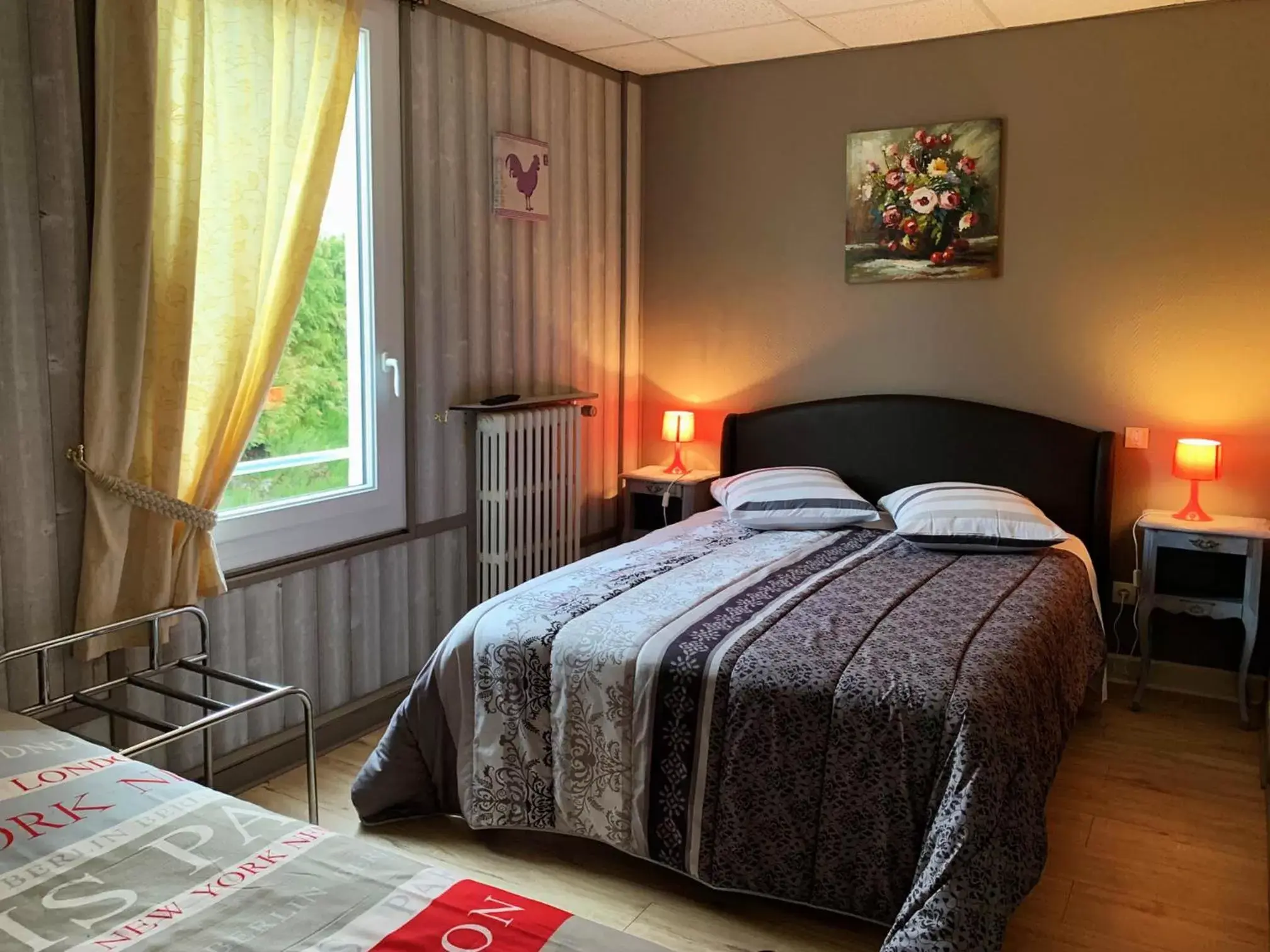 Bedroom, Bed in Hôtel l'Annexe