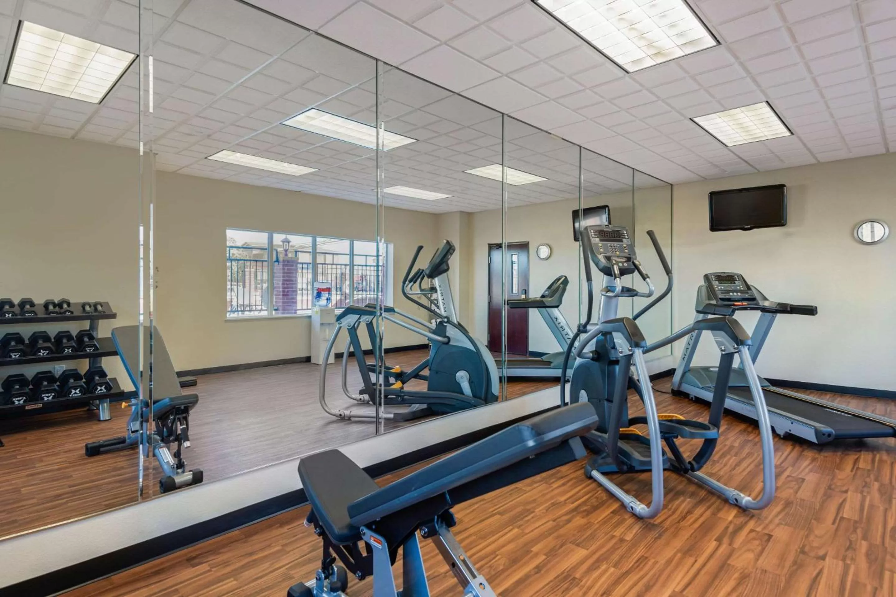 Fitness centre/facilities in Comfort Inn & Suites