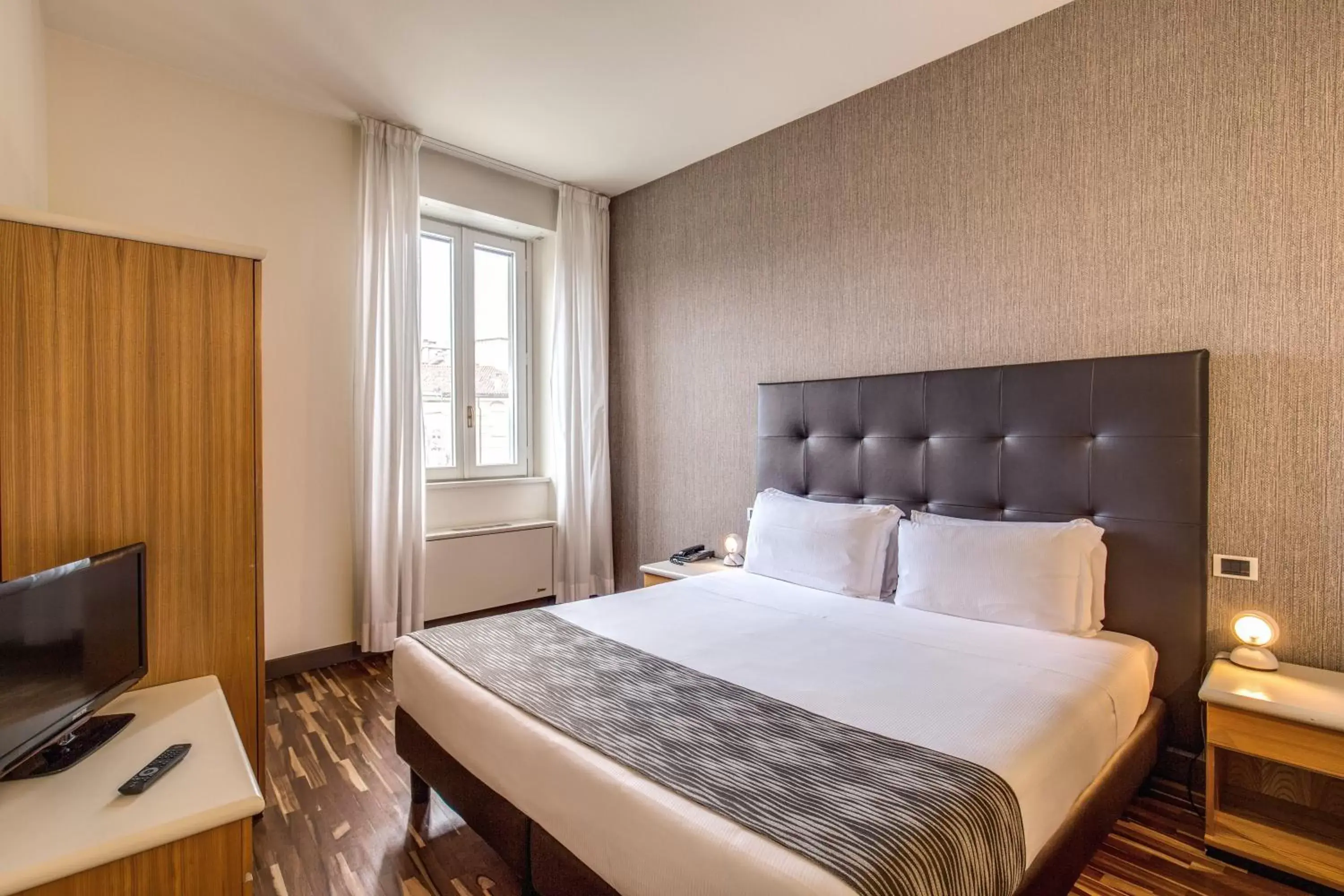 Bedroom, Bed in Albergo Firenze