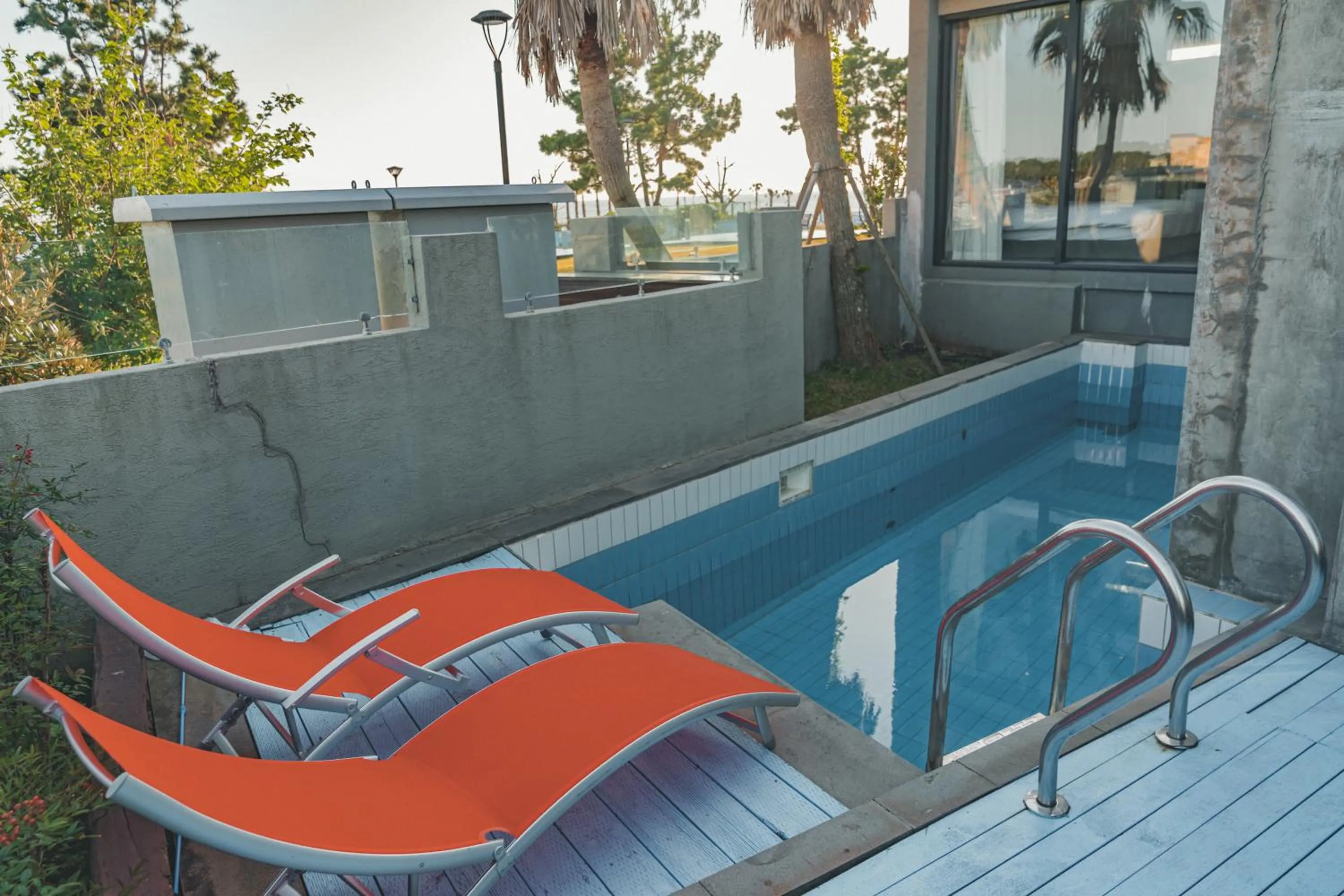 Swimming Pool in Jeju Hotel Scarboro