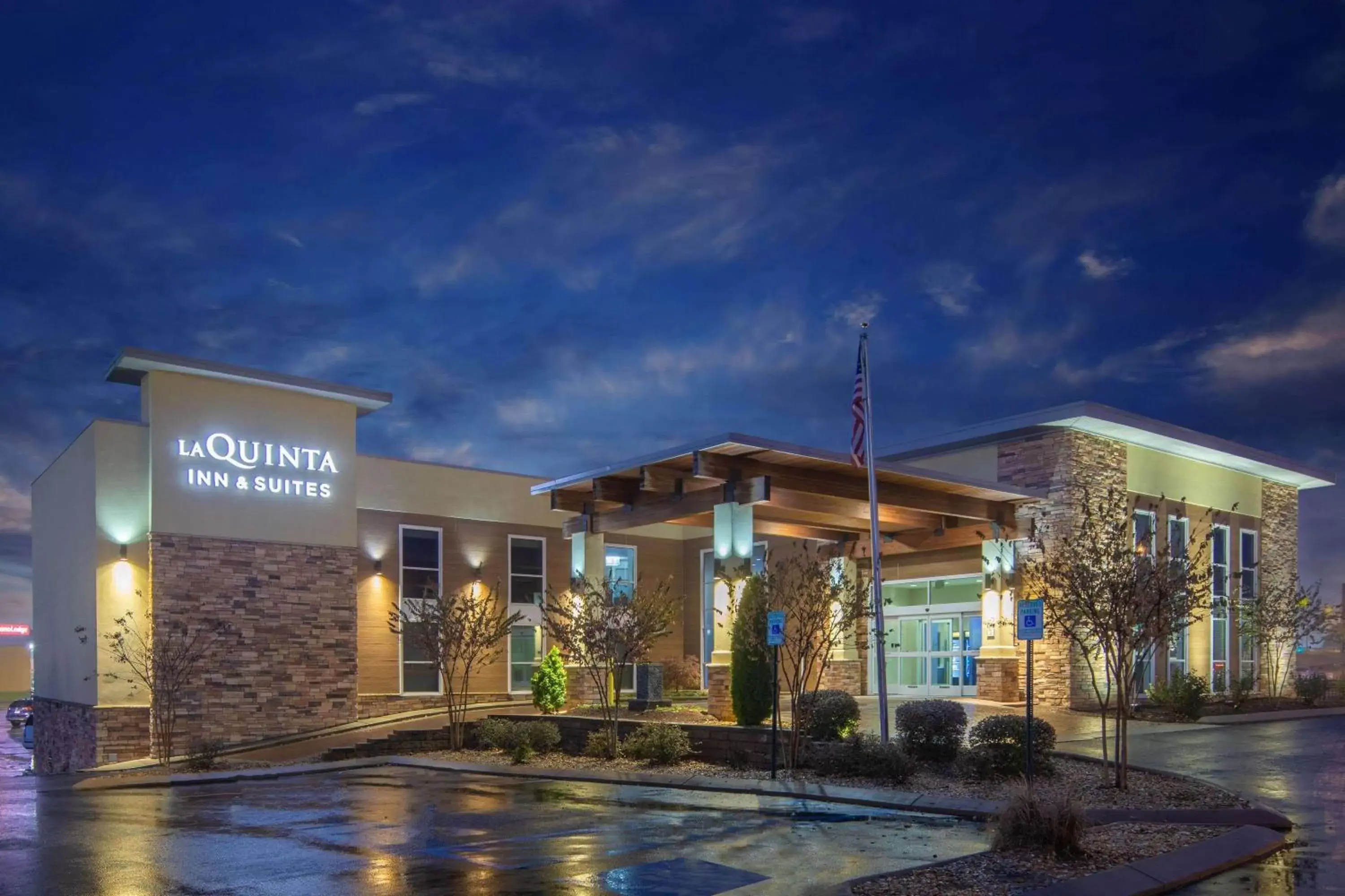 Property building in La Quinta by Wyndham Chattanooga - East Ridge