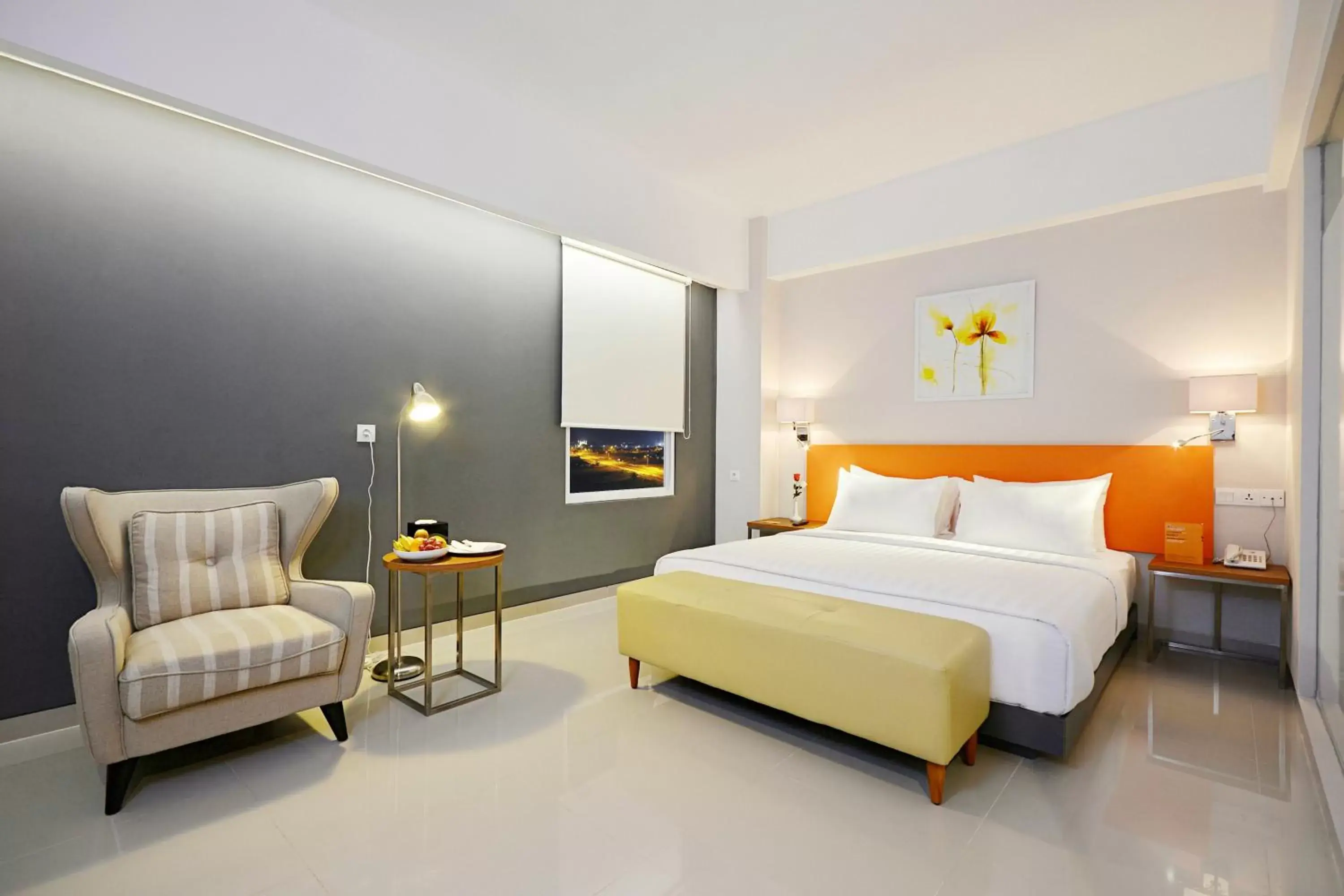 Photo of the whole room, Bed in TreePark Banjarmasin