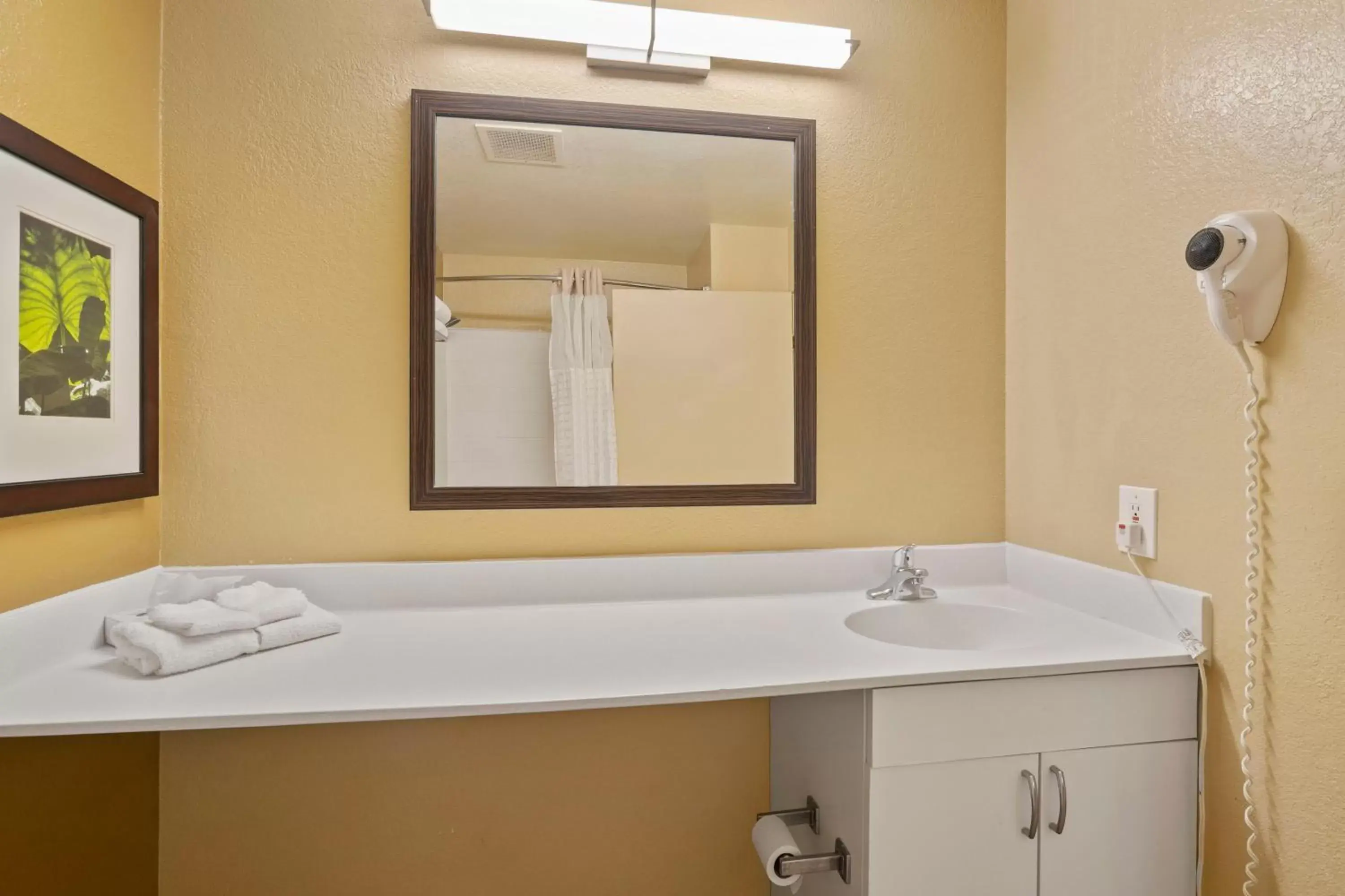 Bathroom in Extended Stay America Suites - Washington, DC - Falls Church - Merrifield