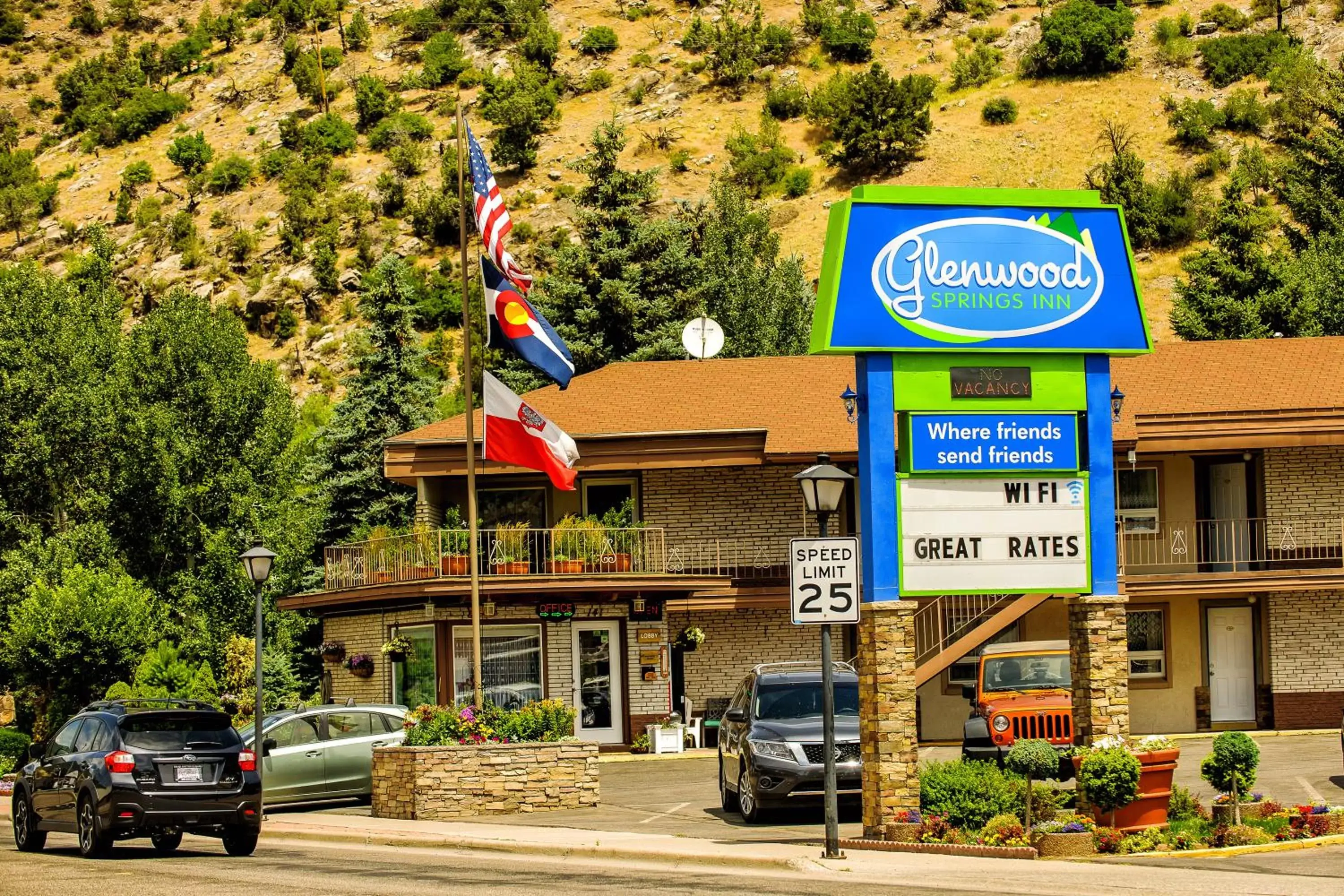 Facade/entrance in Glenwood Springs Inn