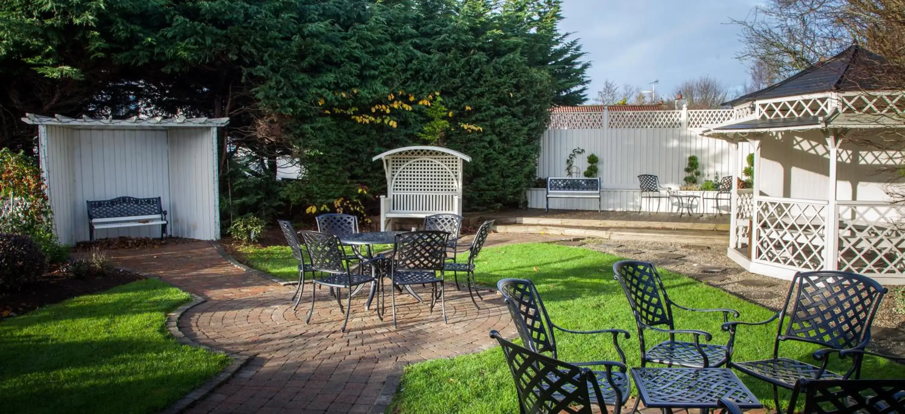 Garden, Property Building in The Lodge Hotel