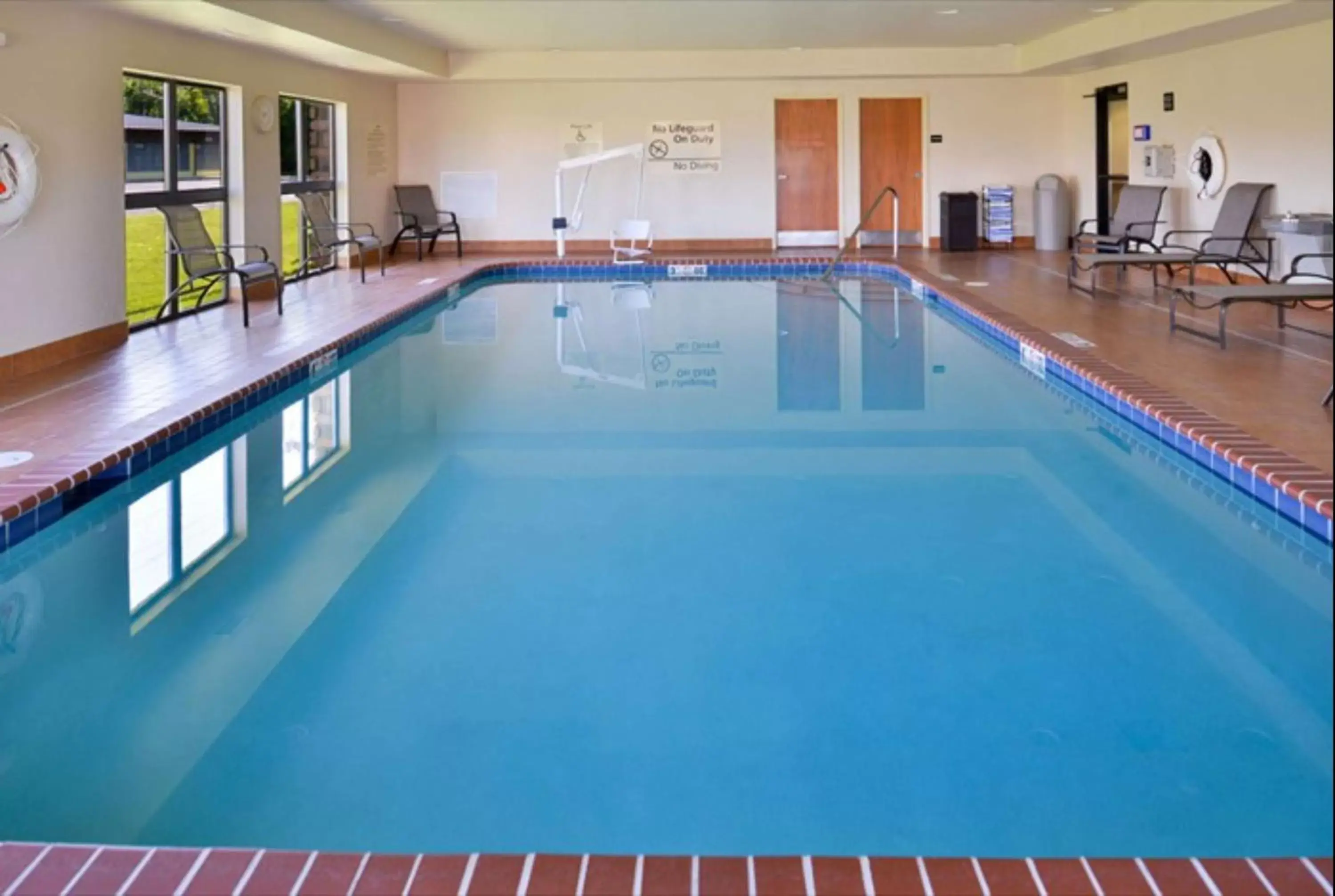 Pool view, Swimming Pool in Hampton Inn & Suites Richmond