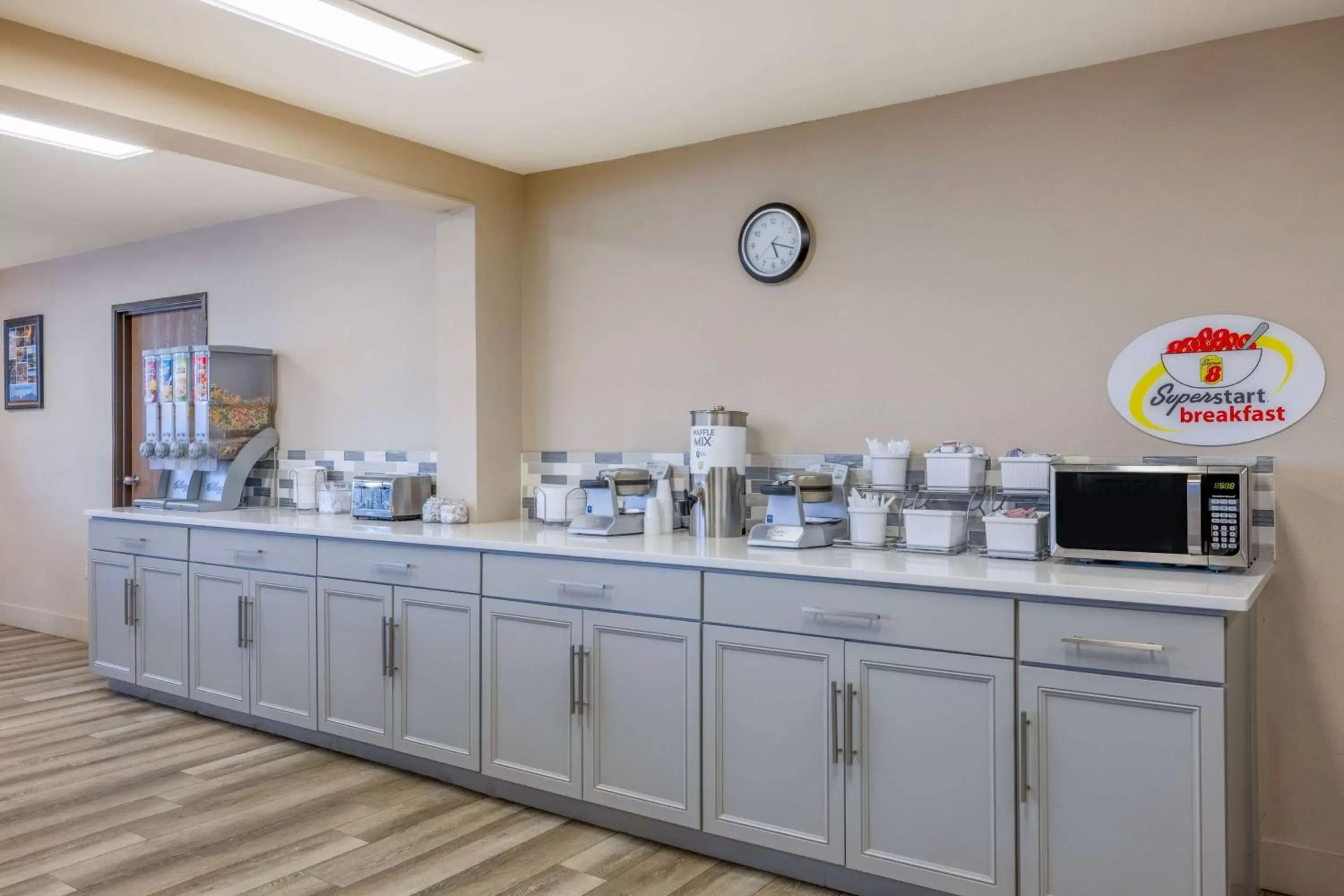 Restaurant/places to eat in Super 8 by Wyndham Butte MT Restaurant/places to eat in Super 8 by Wyndham Butte MT