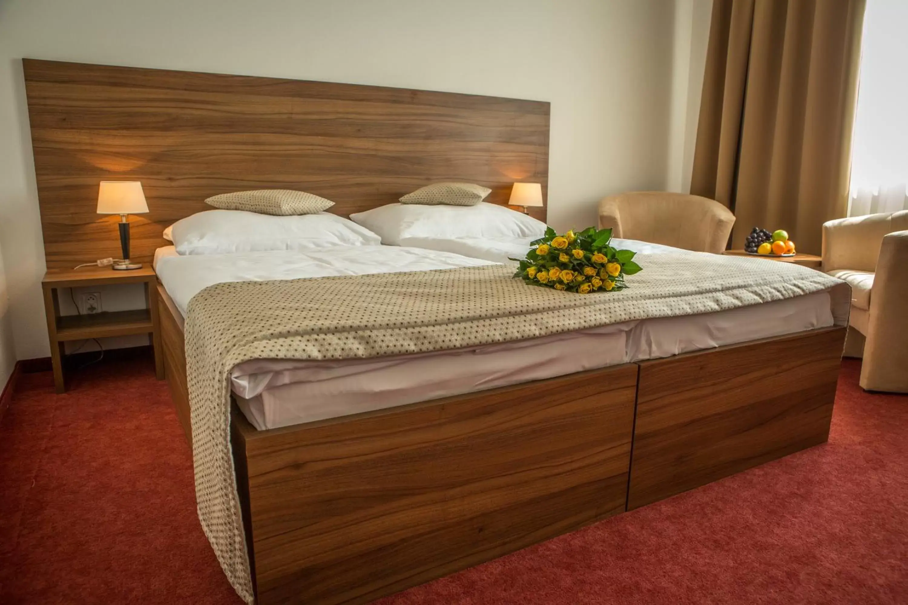 Deluxe Double Room with Free Mini-bar in Hotel Saffron