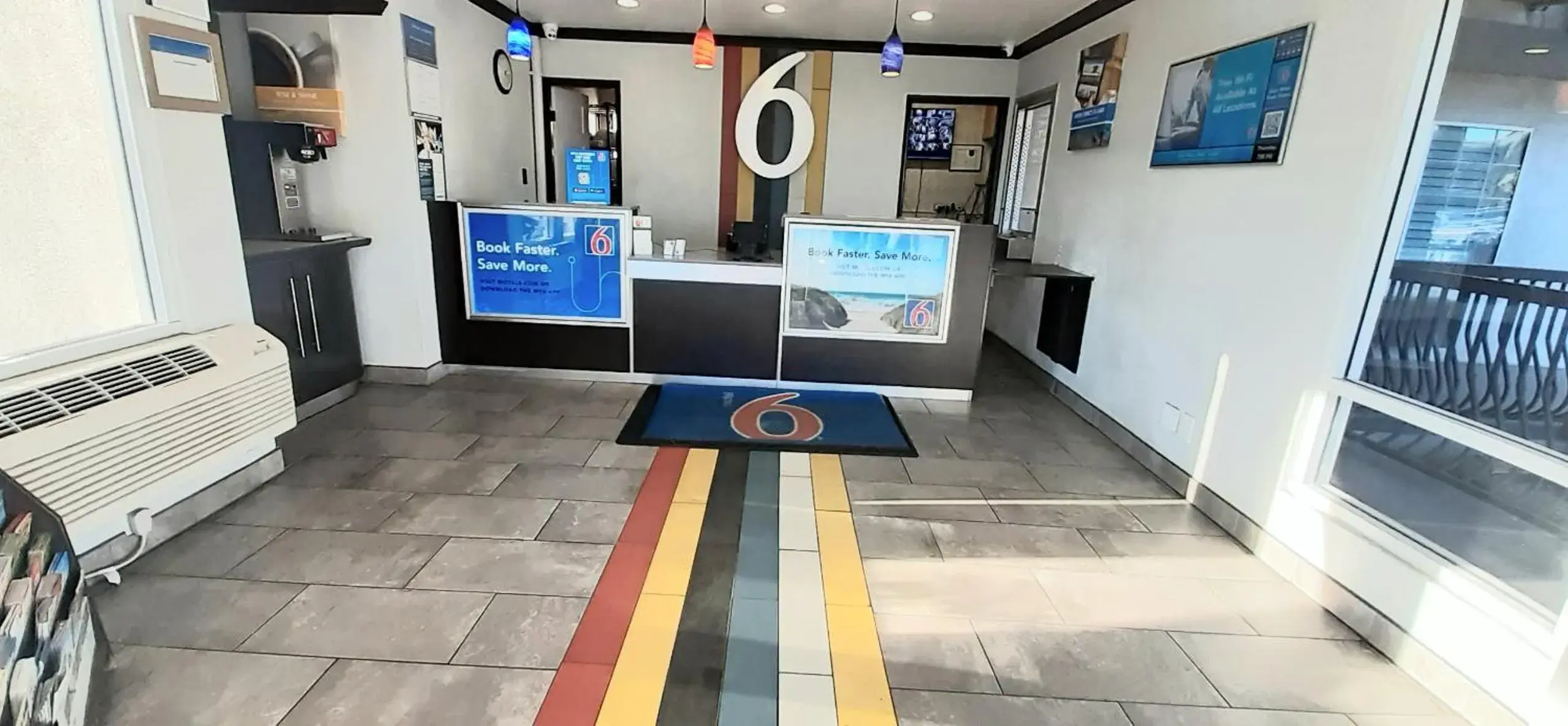 Lobby or reception in Motel 6 San Diego, CA Airport Harbor Lobby or reception in Motel 6 San Diego, CA Airport Harbor