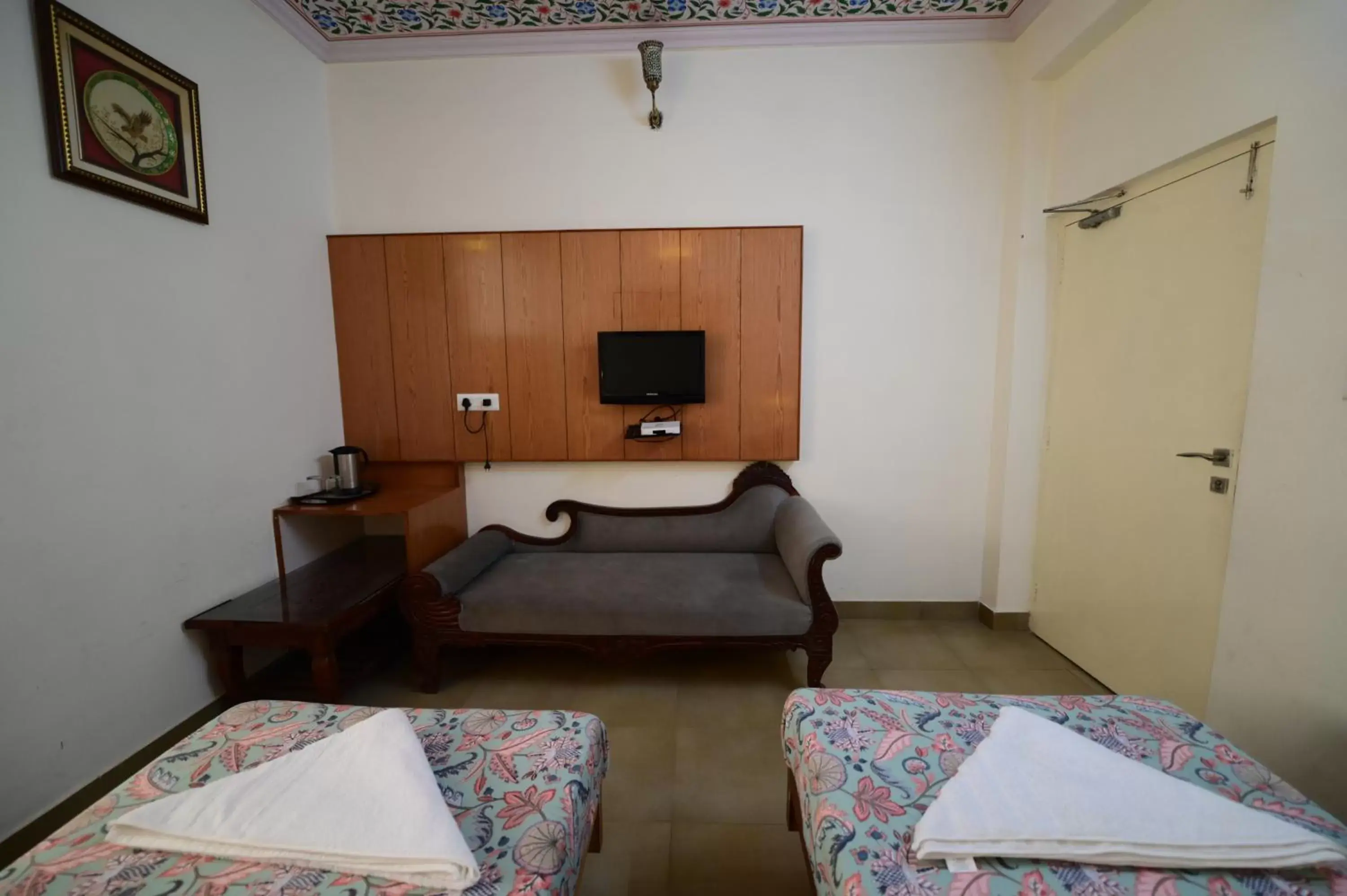 TV and multimedia, Seating Area in Chitra Katha - A Story Per Stay