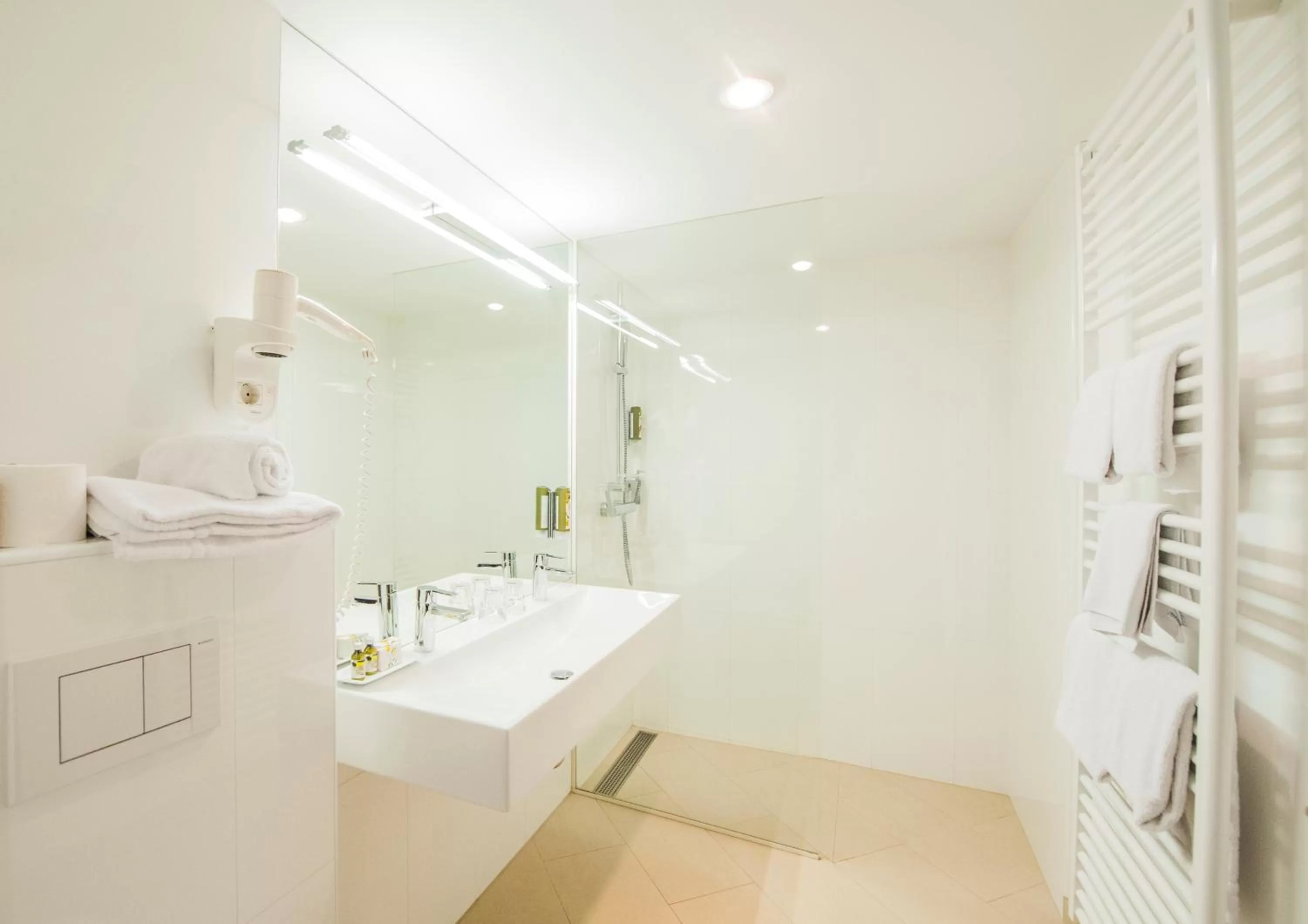 Shower in Hotel Am Schubertring