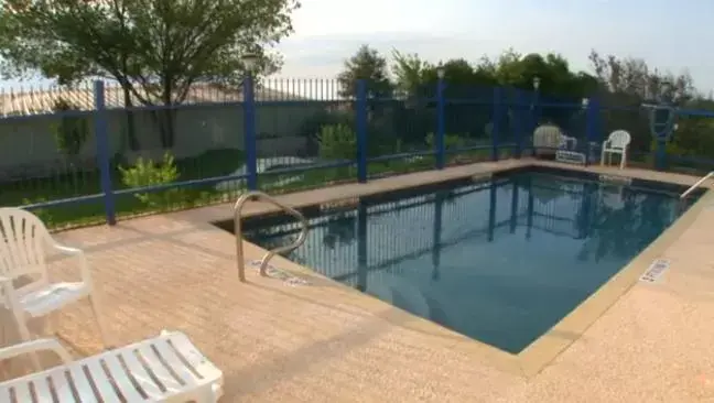 Swimming Pool in Wine Country Inn