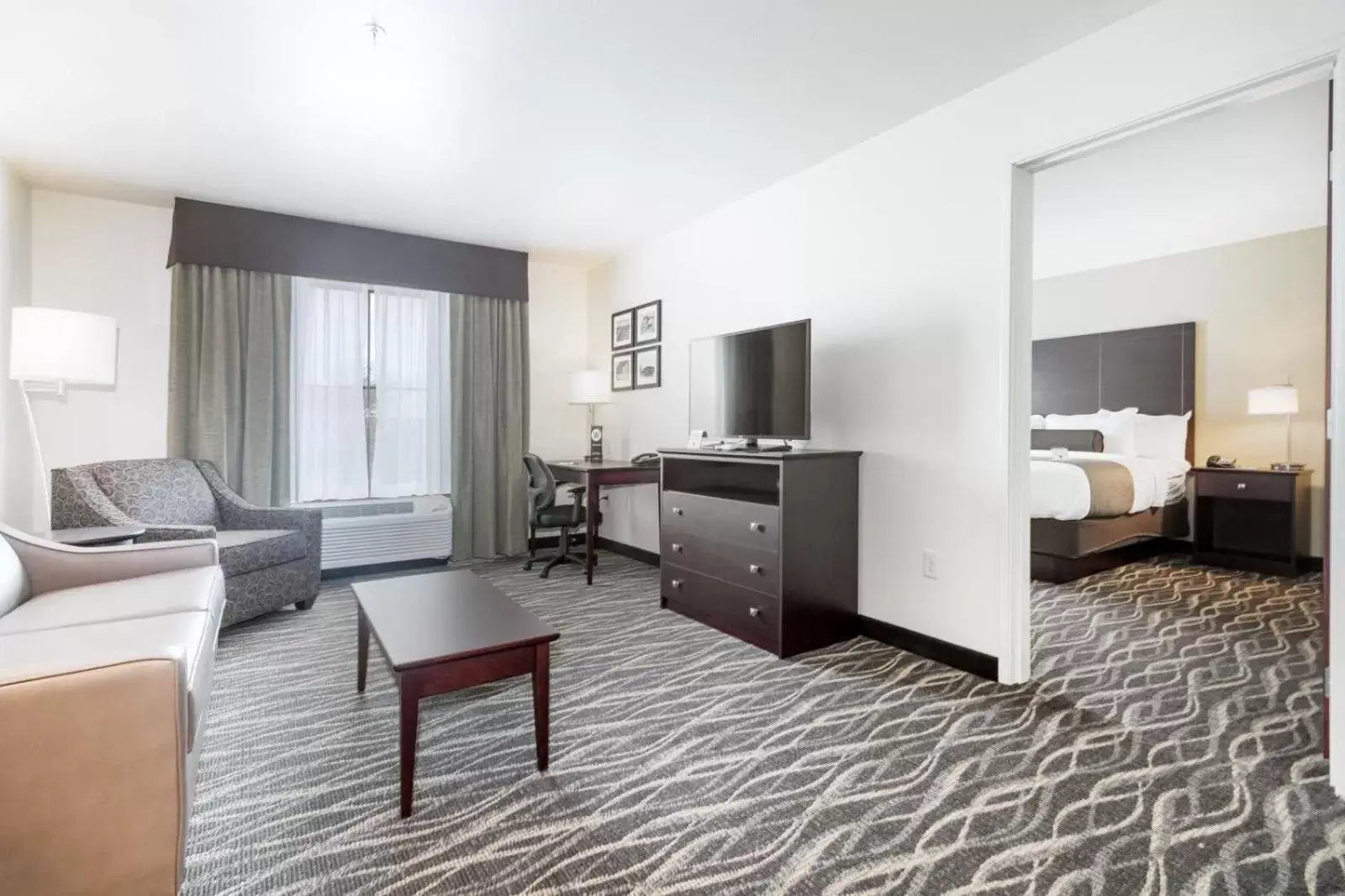 Living room, Seating Area in Cobblestone Hotel & Suites - Janesville