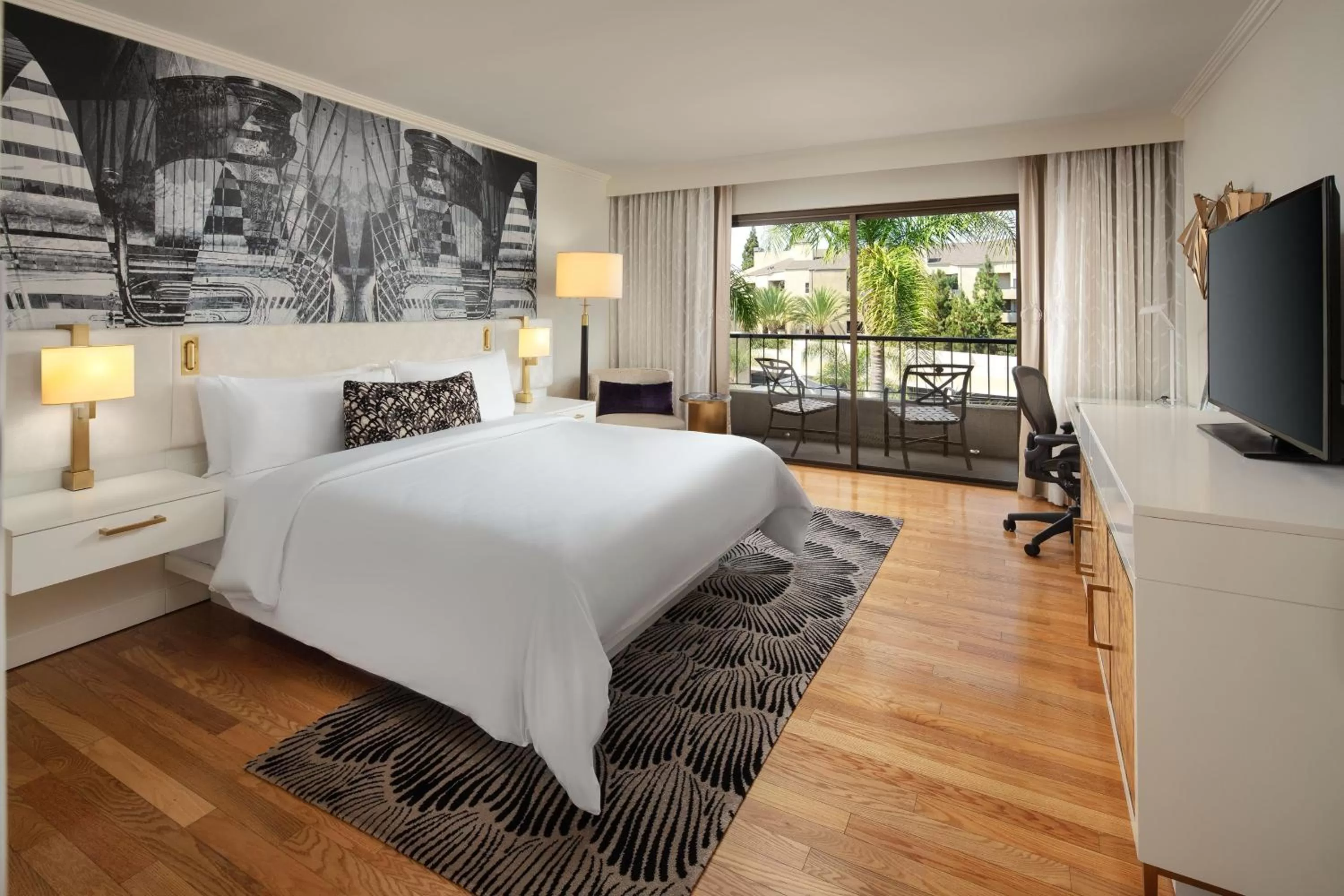 Photo of the whole room, Bed in Avenue of the Arts Costa Mesa, a Tribute Portfolio Hotel