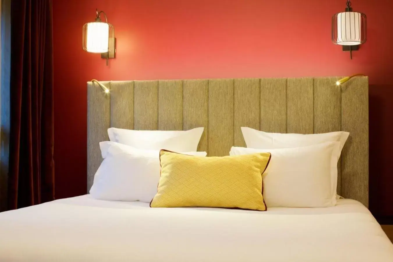 Bed in Best Western Plus Le Conquerant Rouen Nord