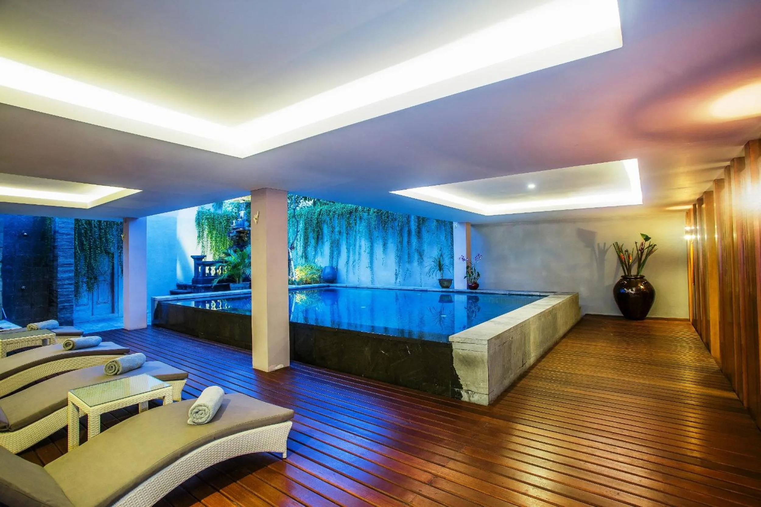 Shower in Mahalaksmi Boutique Hotel