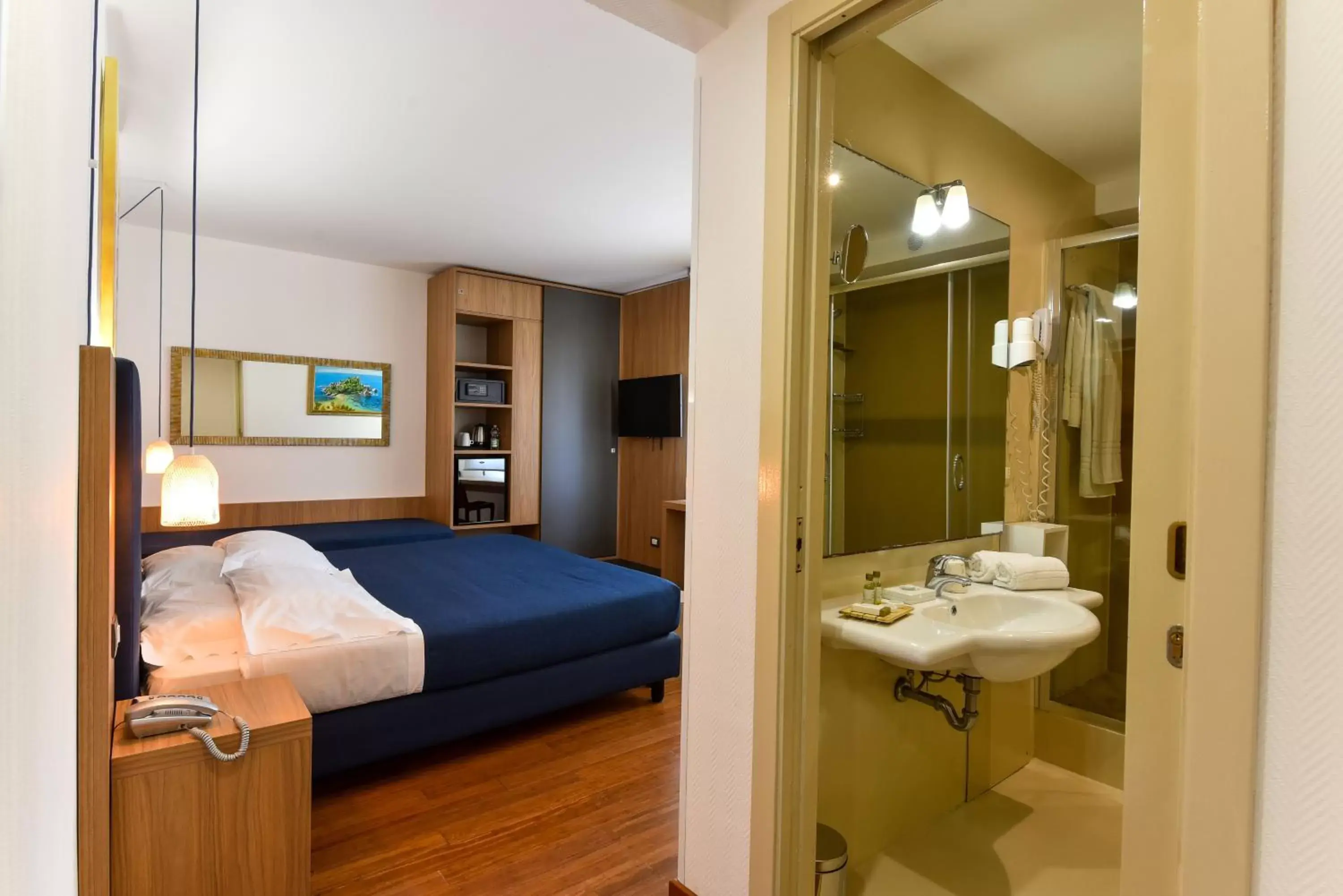 Bedroom, Bathroom in Colleverde Park Hotel