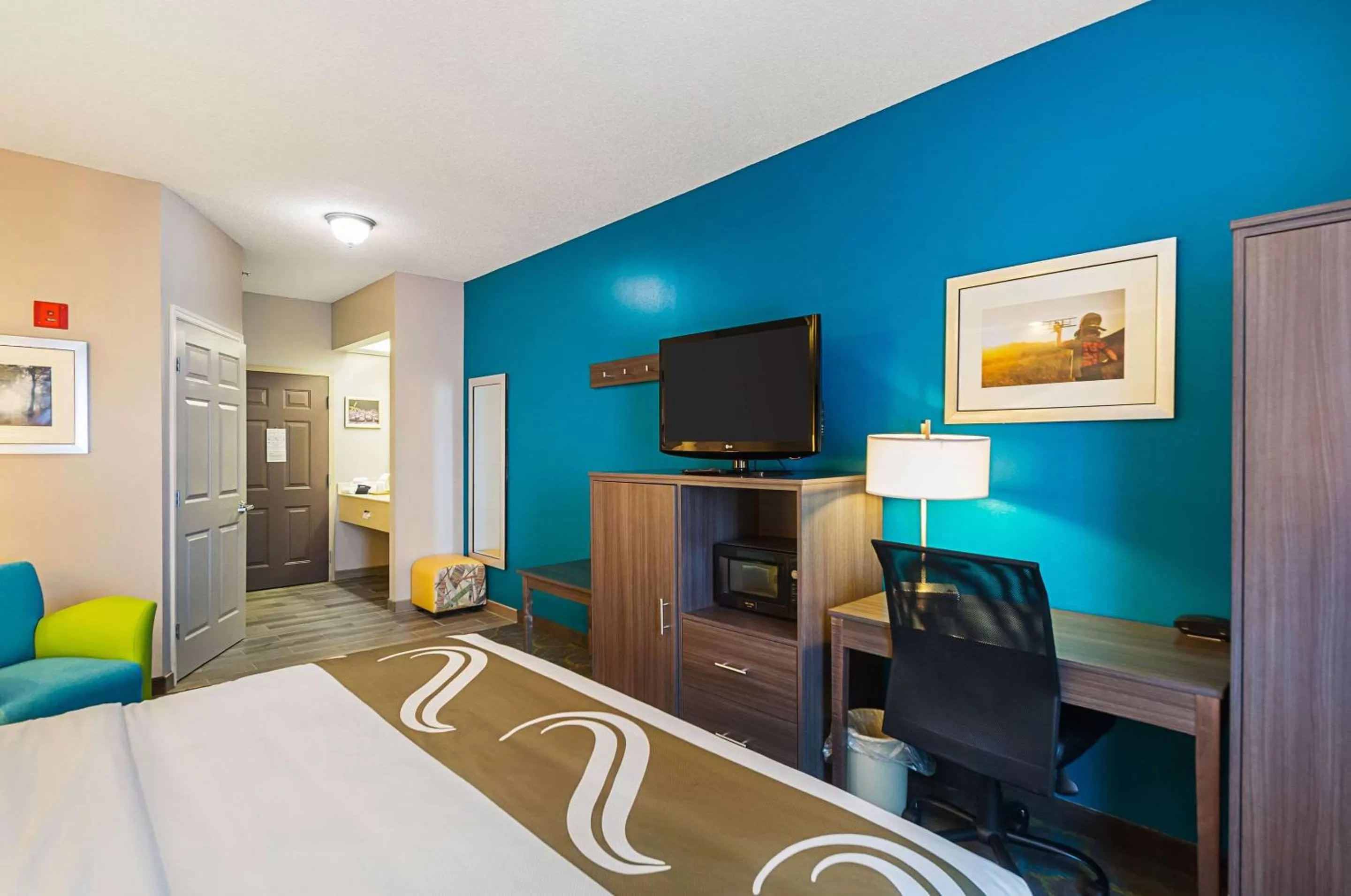 Photo of the whole room, Bed in Quality Inn Harrisonburg I-81